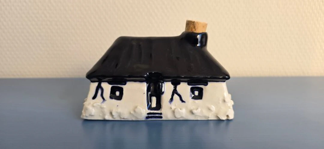 KLM house - Dutch Antilles Ceramics