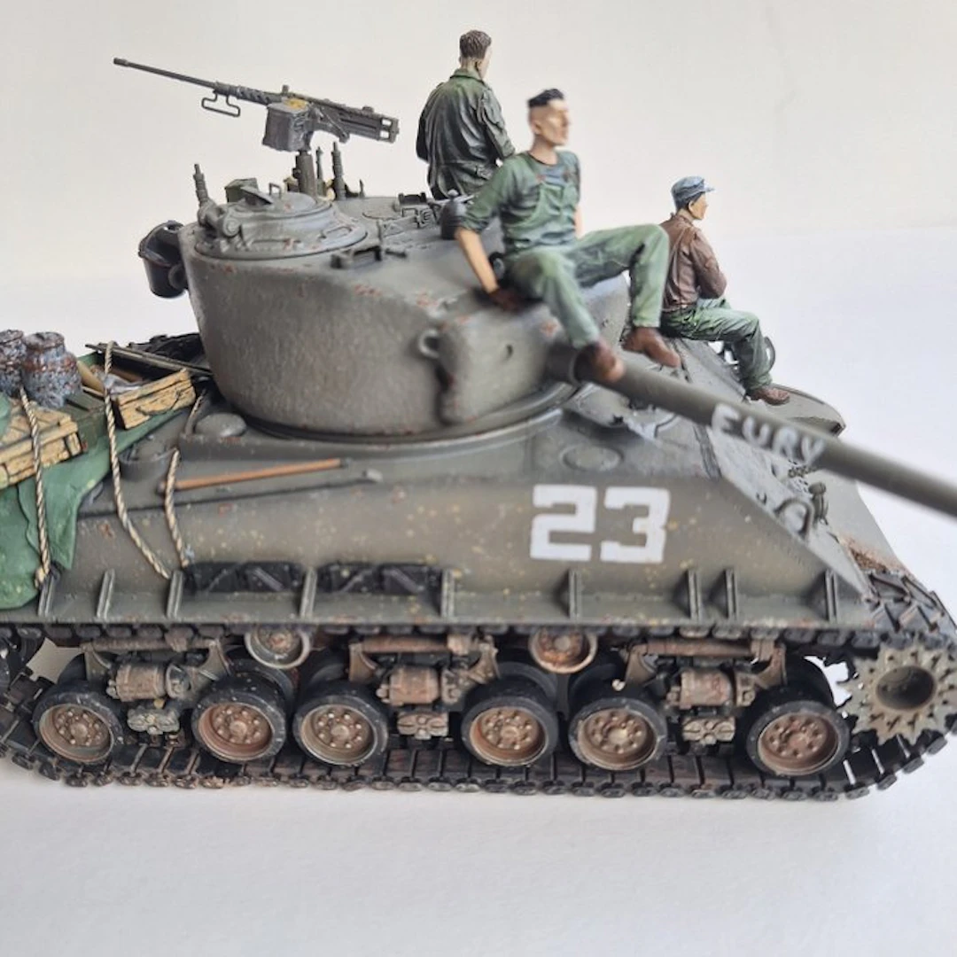 RFM 1:35 - Model military vehicle - M4A3E8 Sherman "Easy Eight" - FURY
