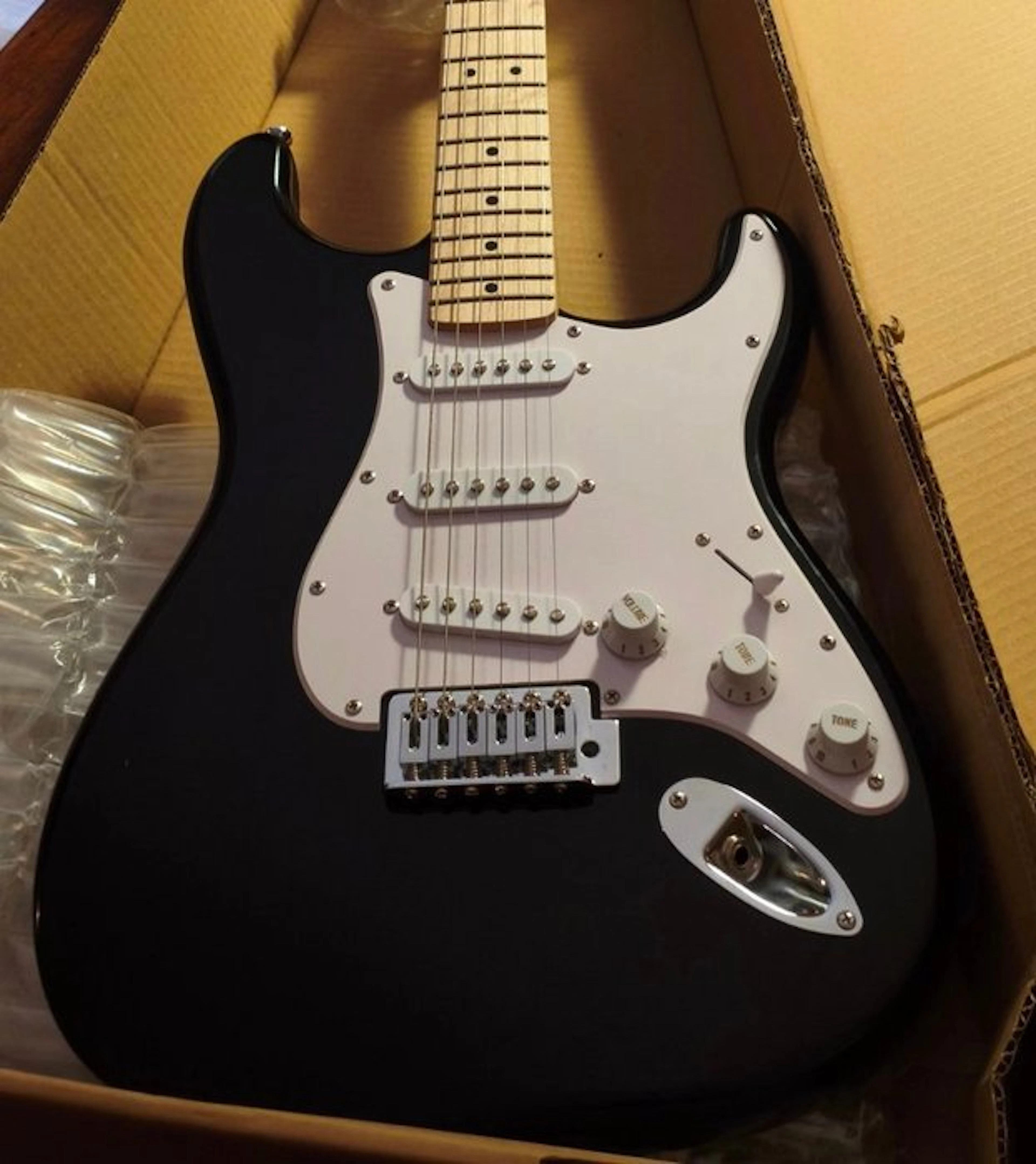 Squier - Stratocaster - - Electric guitar - 2026 (No reserve price)