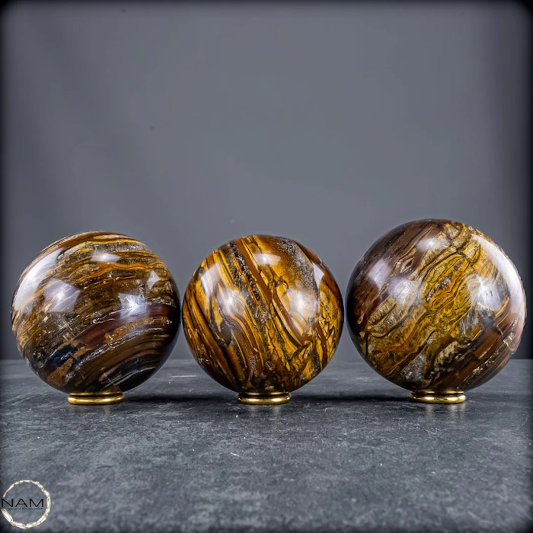 Tiger’s Eye Sphere Set – three expressive unique pieces with gold-brown