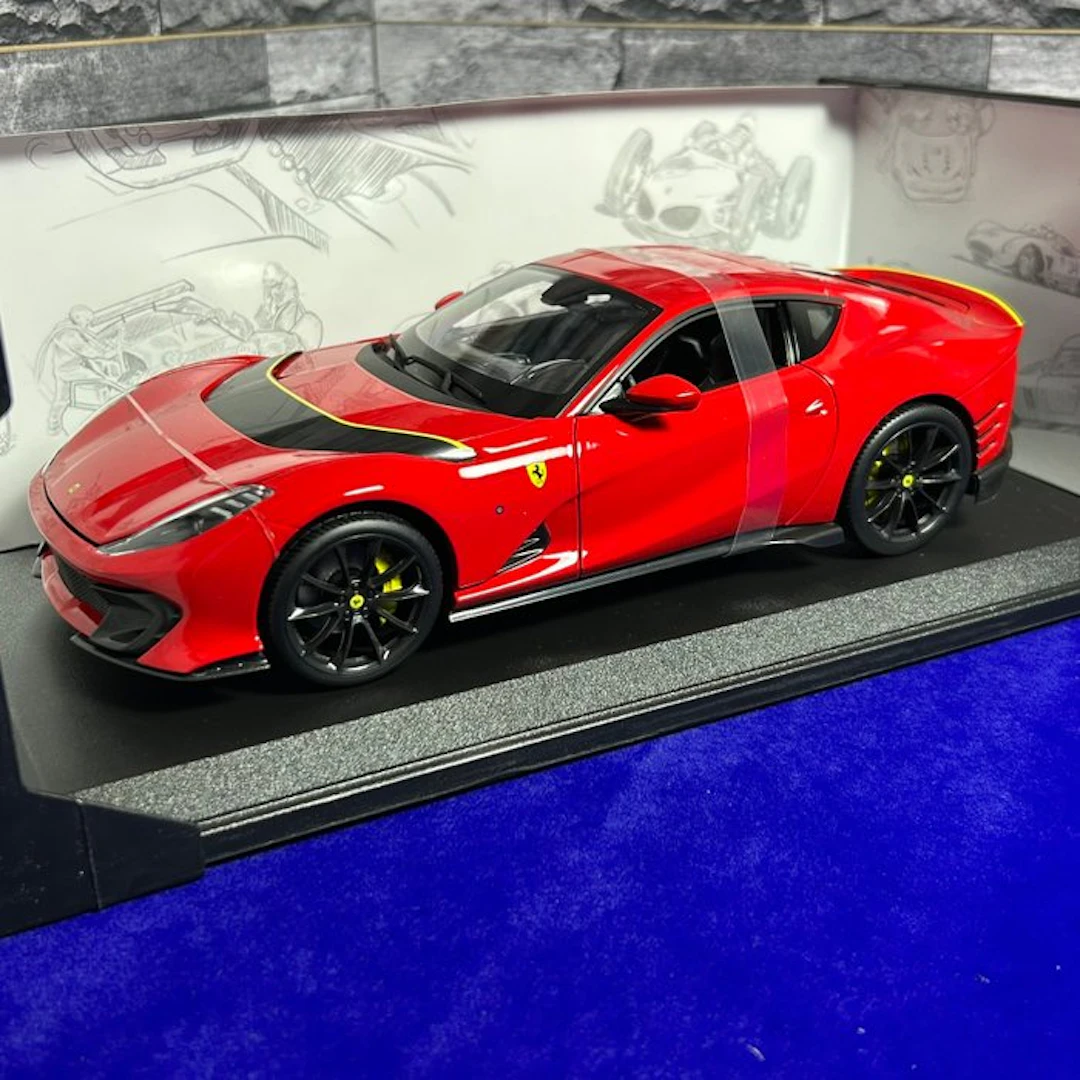 Bburago 1:18 - Model car - Bburago 1:18 - Ferrari 812...