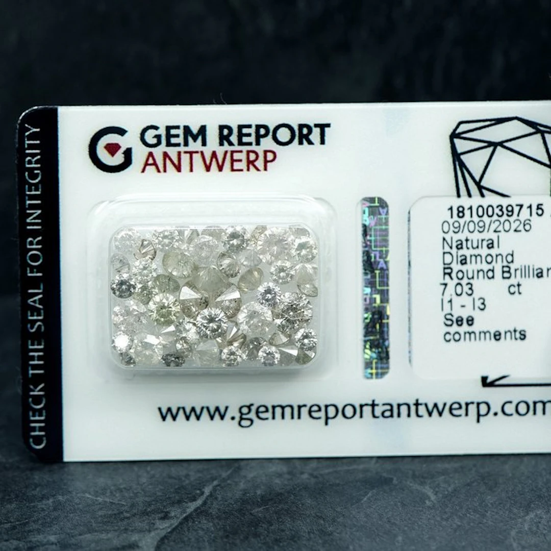 No reserve price - 49 pcs Diamond (Natural coloured)...