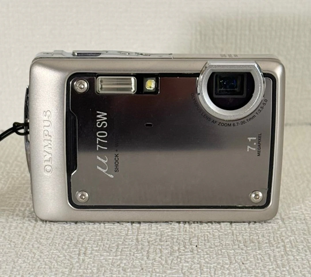 Olympus Mju 770 SW Digital compact camera