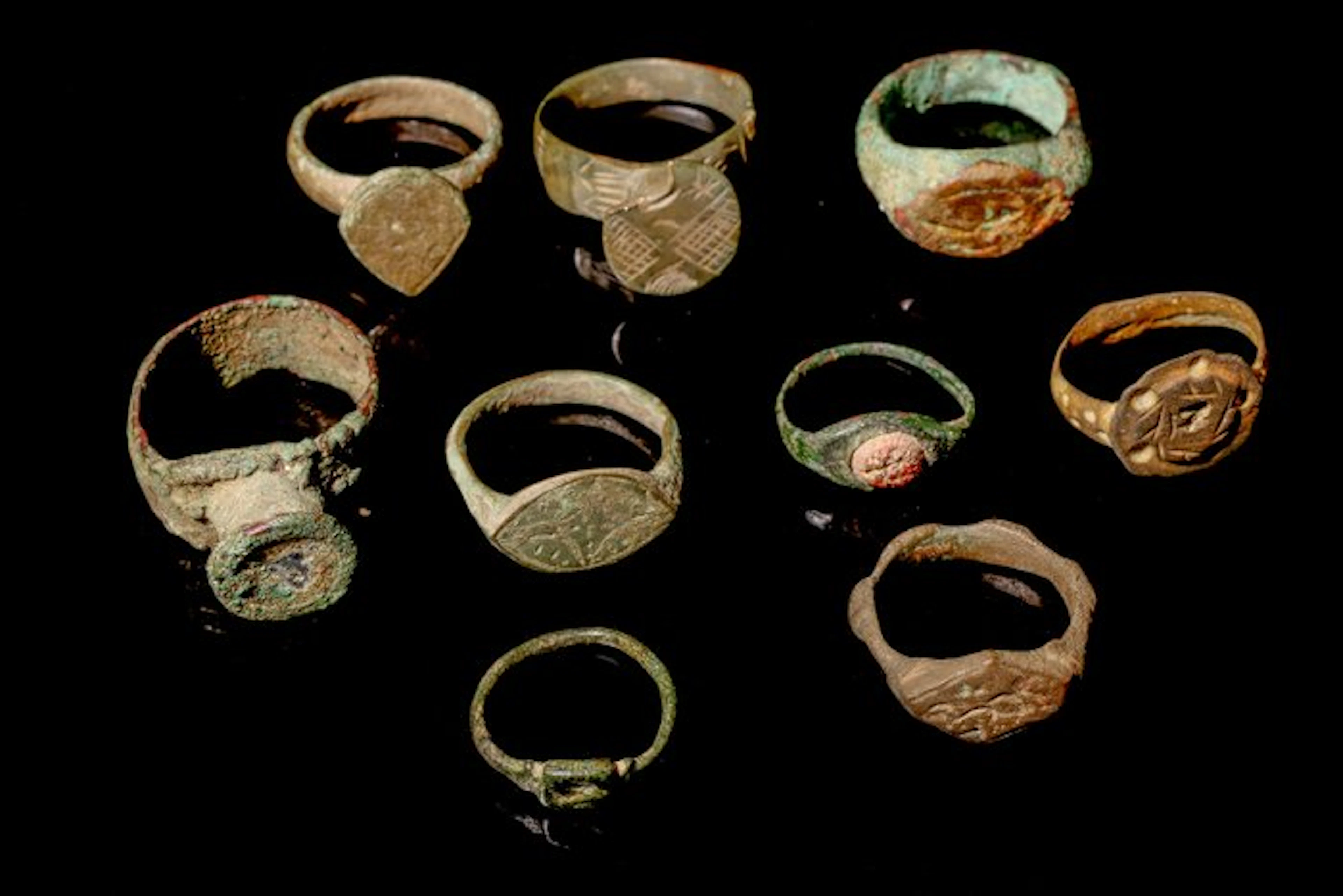 Roman / Medieval nice set of bronze rings - 3 cm