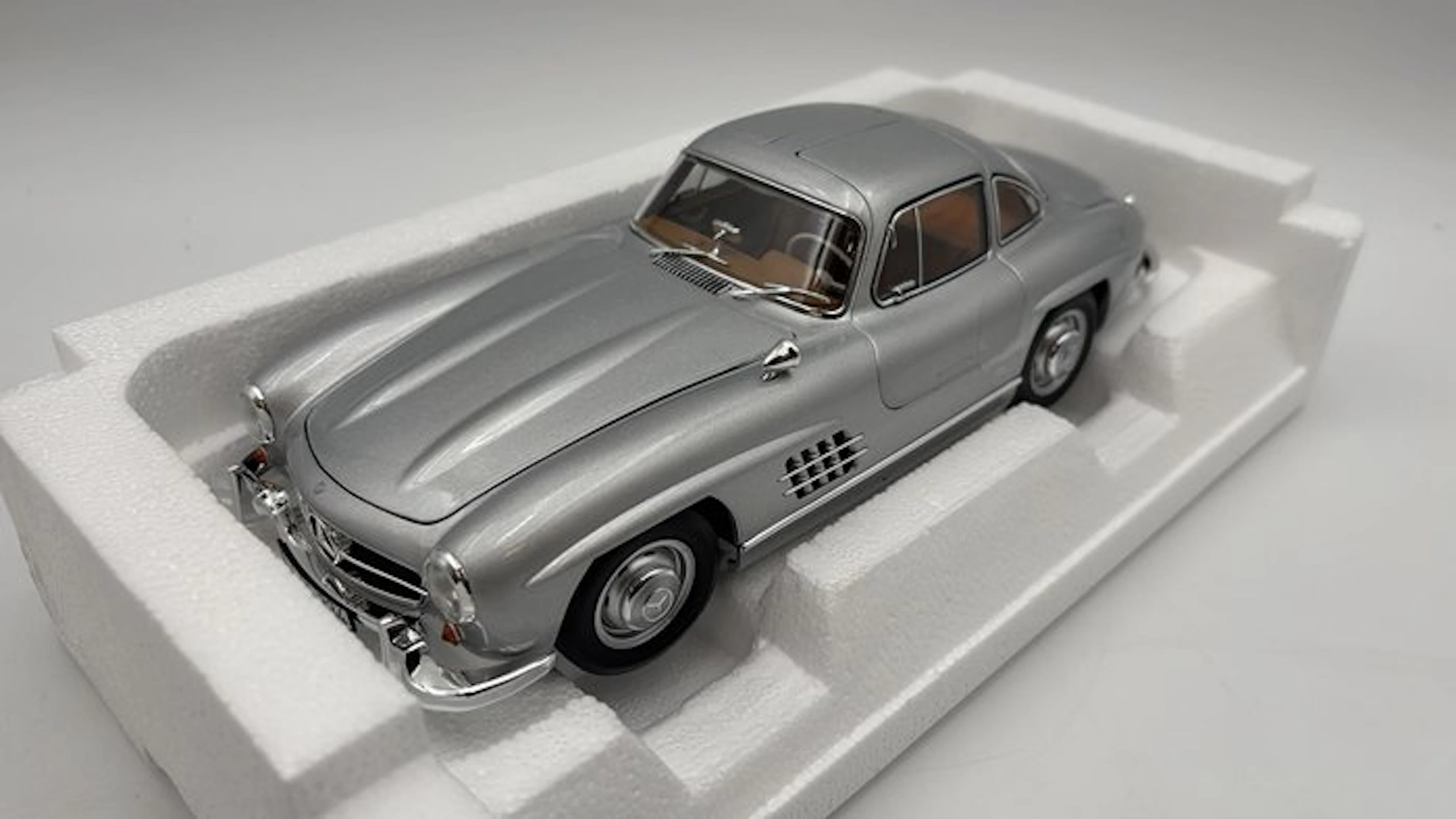 Norev 1:18 - Model car - Mercedes-Benz 300 SL Type W198 1954 - (cod.P15)