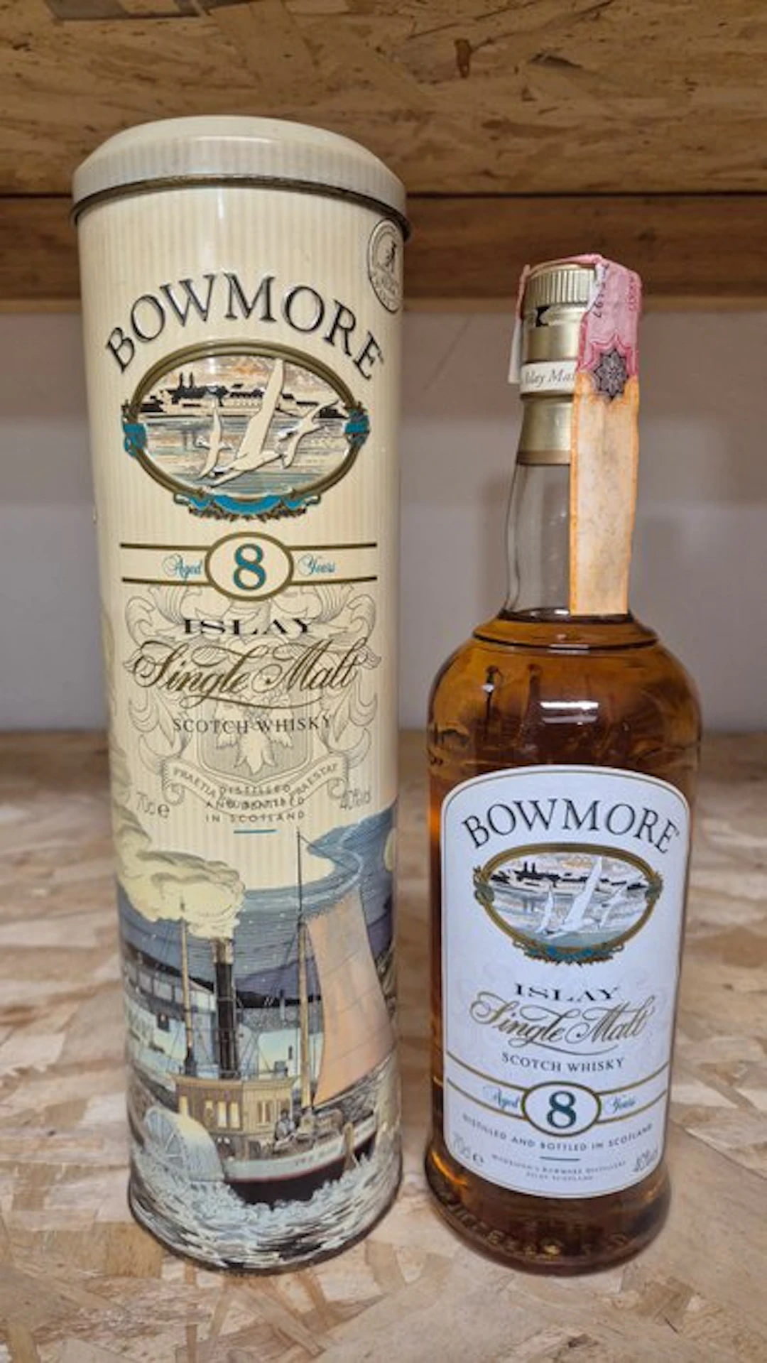 Bowmore 8 years old Legend - Limited Edition - b. 1990s - 70cl