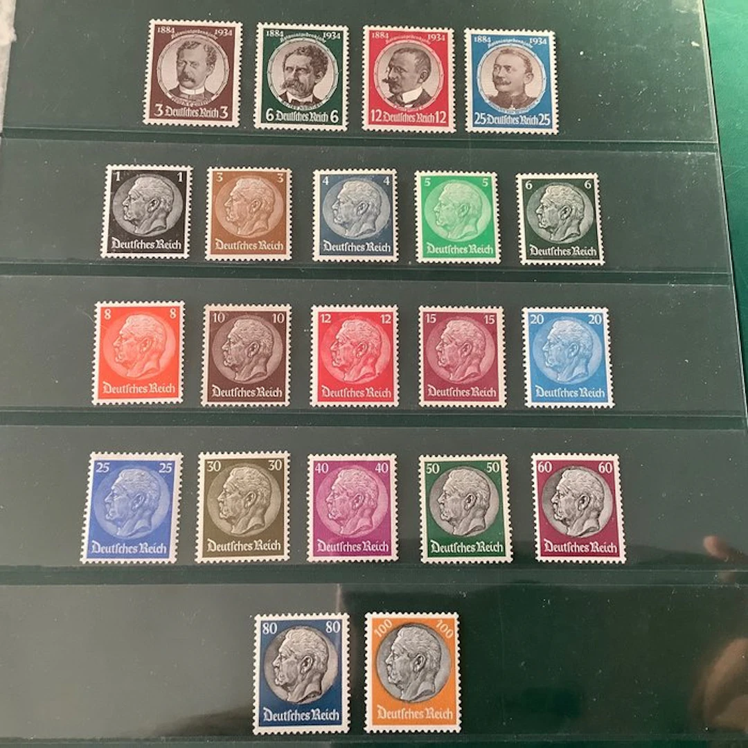 German Empire 1933/1934 - Two issues featuring Hindenburg...