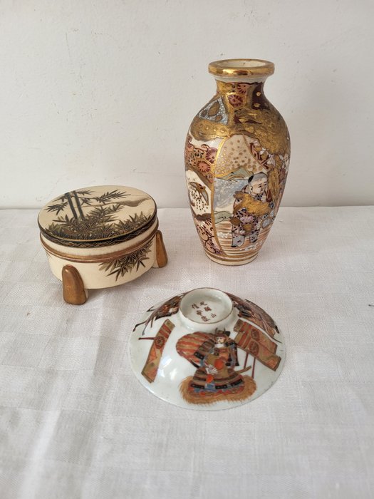 Satsuma box - Porcelain - Japan - Shōwa period (1926-1989)