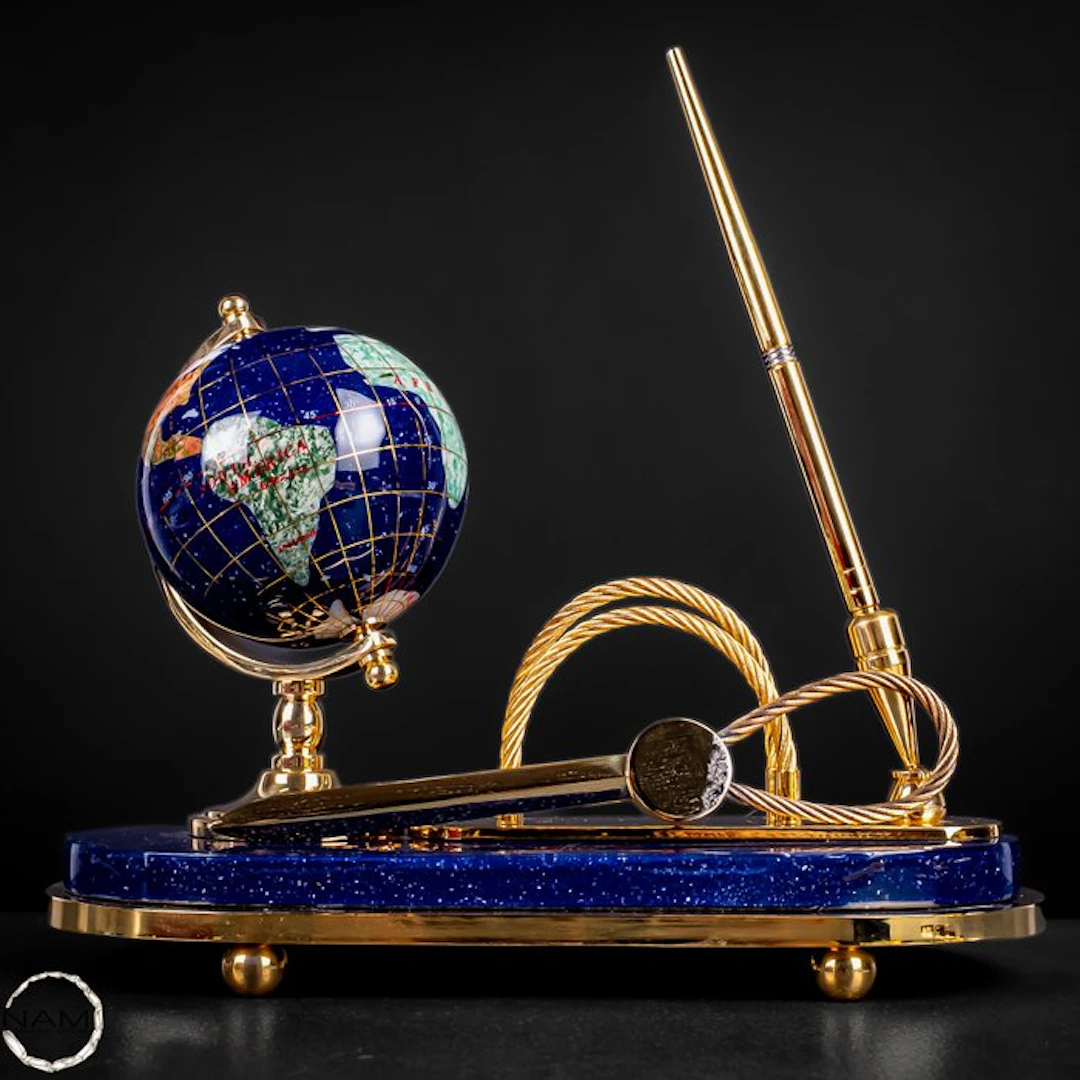 Lapis lazuli globe – Exclusive desk set with gold-colored...