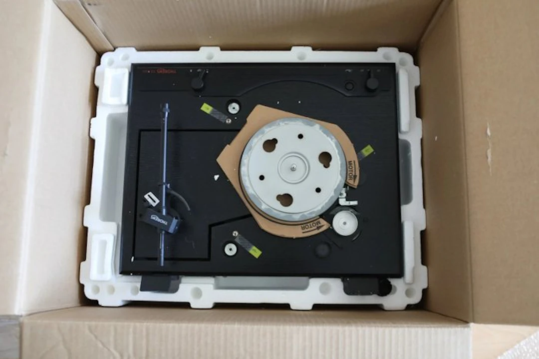 Thorens - TD 2001 Turntable