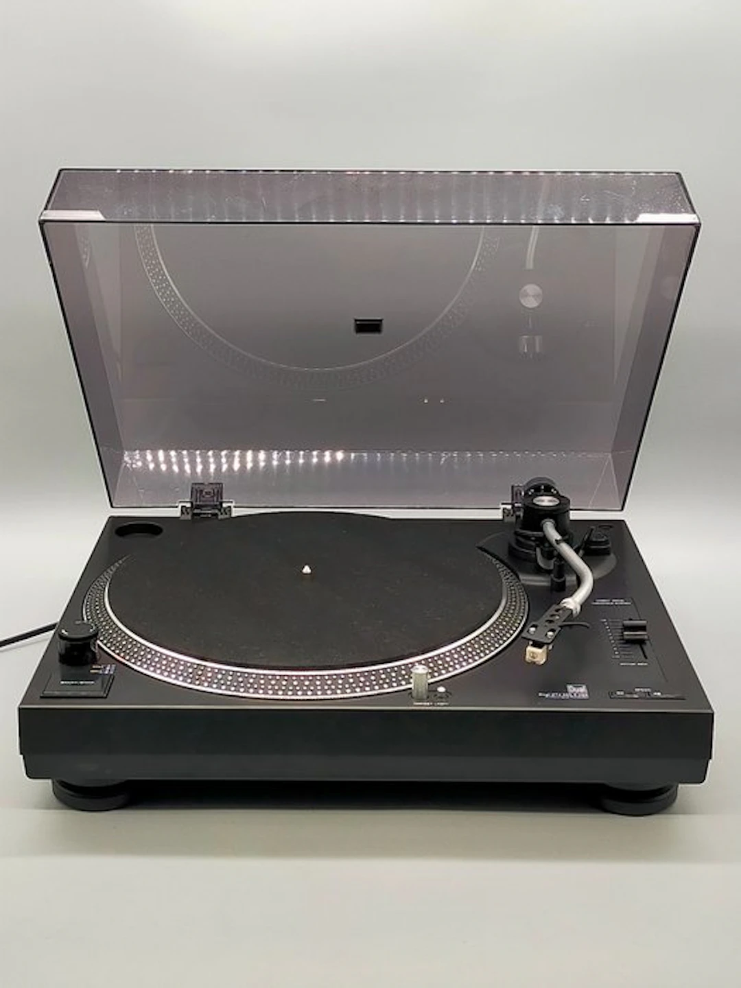Dual - DTJ 301.2 USB 'Professional' 2-Speed Direct-Drive Turntable