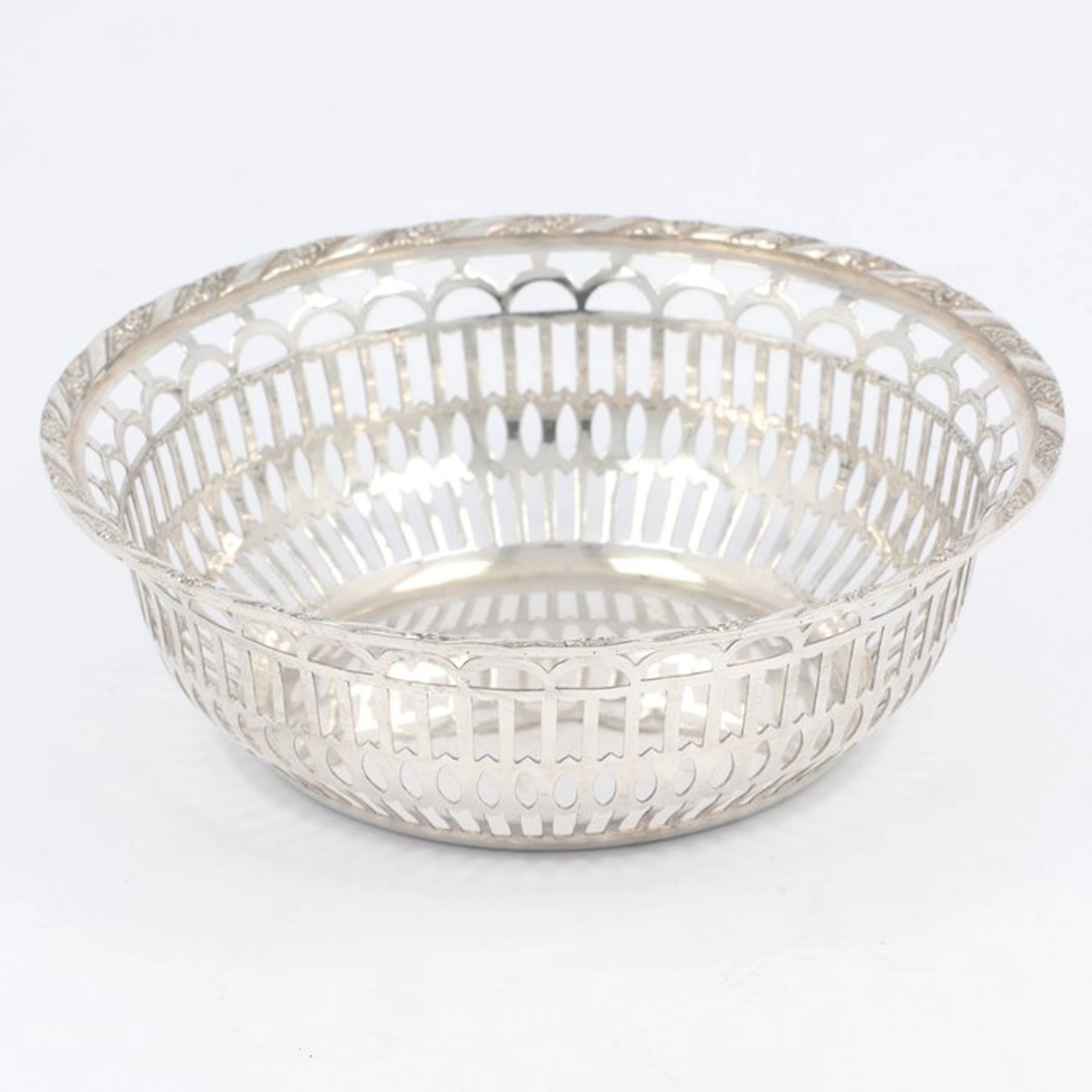 Fa. Dahlia (Amsterdam 1926) - Bonbon basket - .833 silver