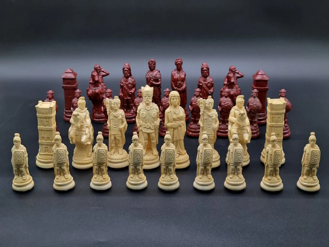 Antikes Historisches Schachspiel Römer – 34 Figuren Polystone - Chess set