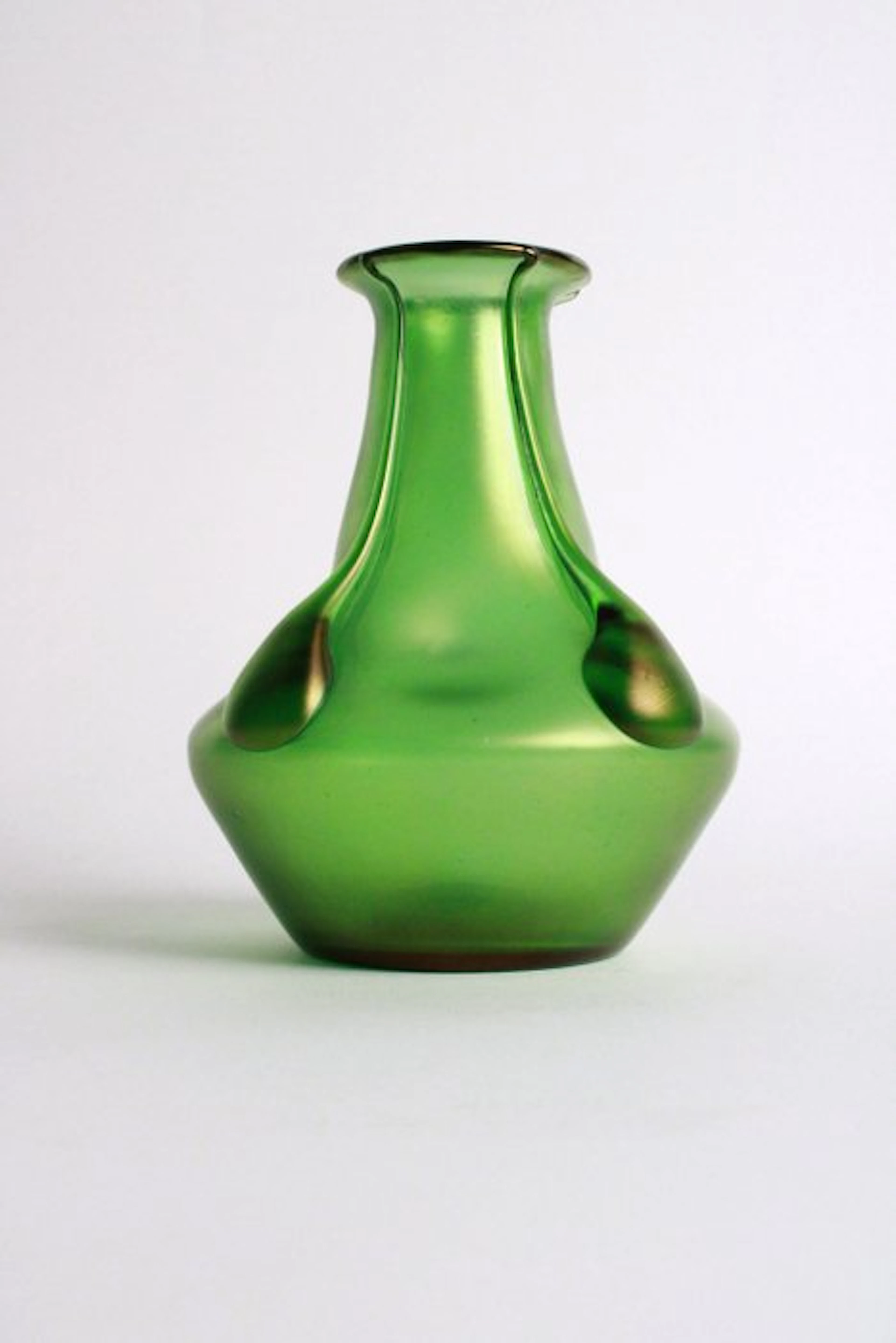 Lötz Witwe, Loetz - Vase - 'Crete Vesuvian' - Iridescent glass