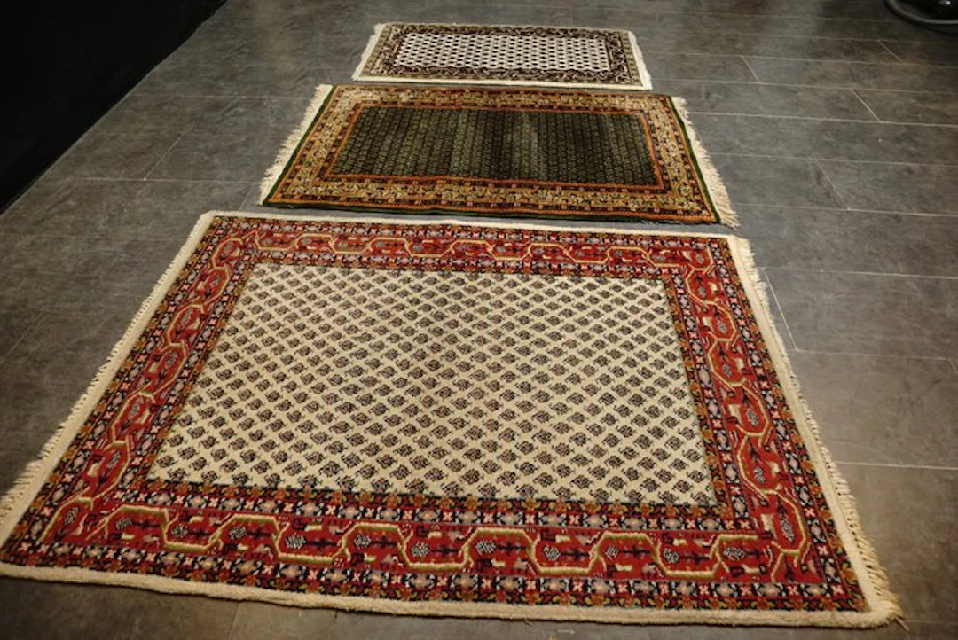 3-piece Oriental rug set: exquisite craftsmanship in traditional design
