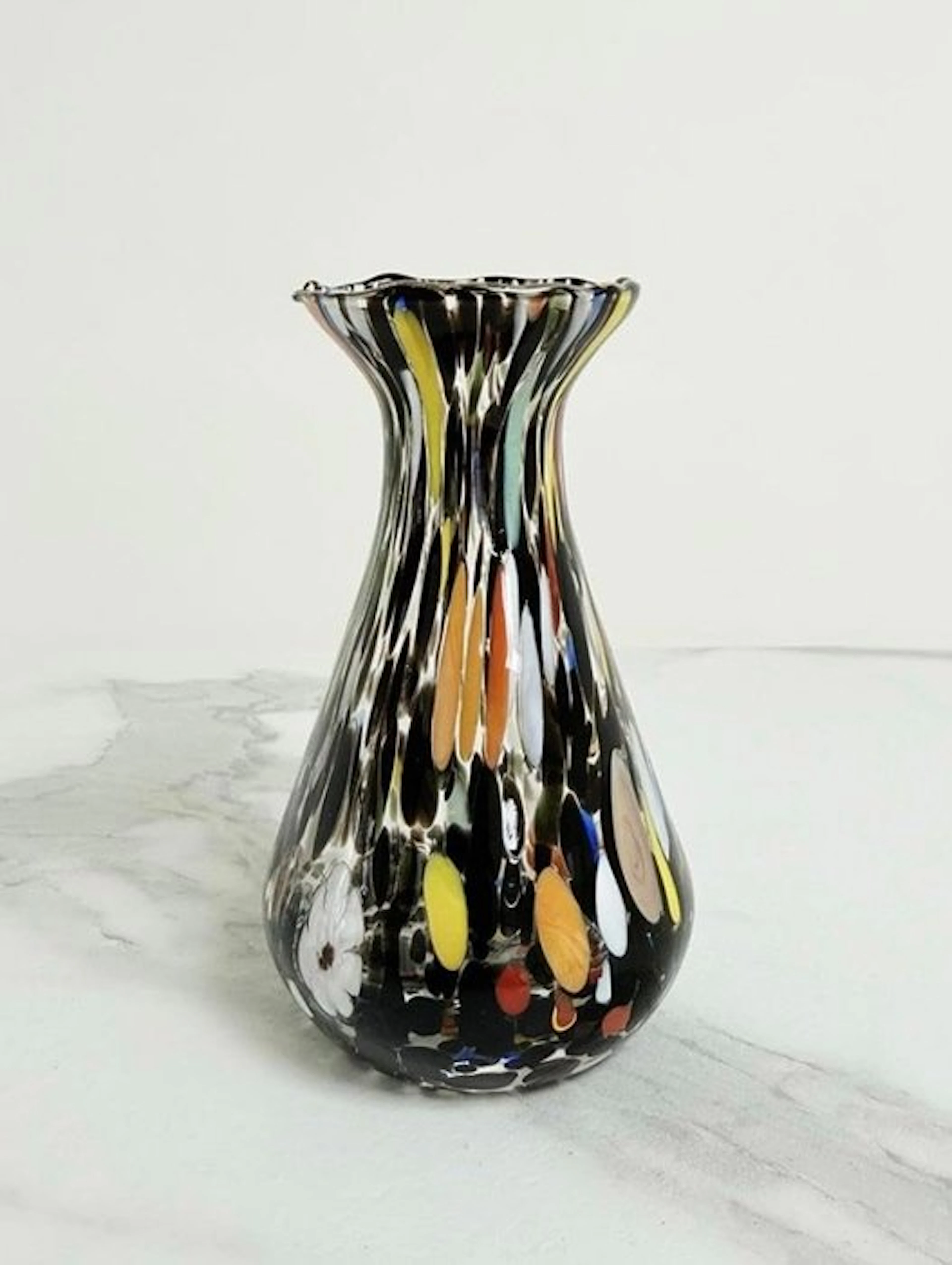 Vase - Hand-blown glass. - Made in Italy