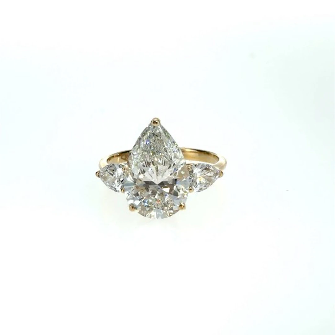 Ring - 14 kt. Yellow gold - 5.03ct. tw. Diamond (Lab-grown) - Diamond