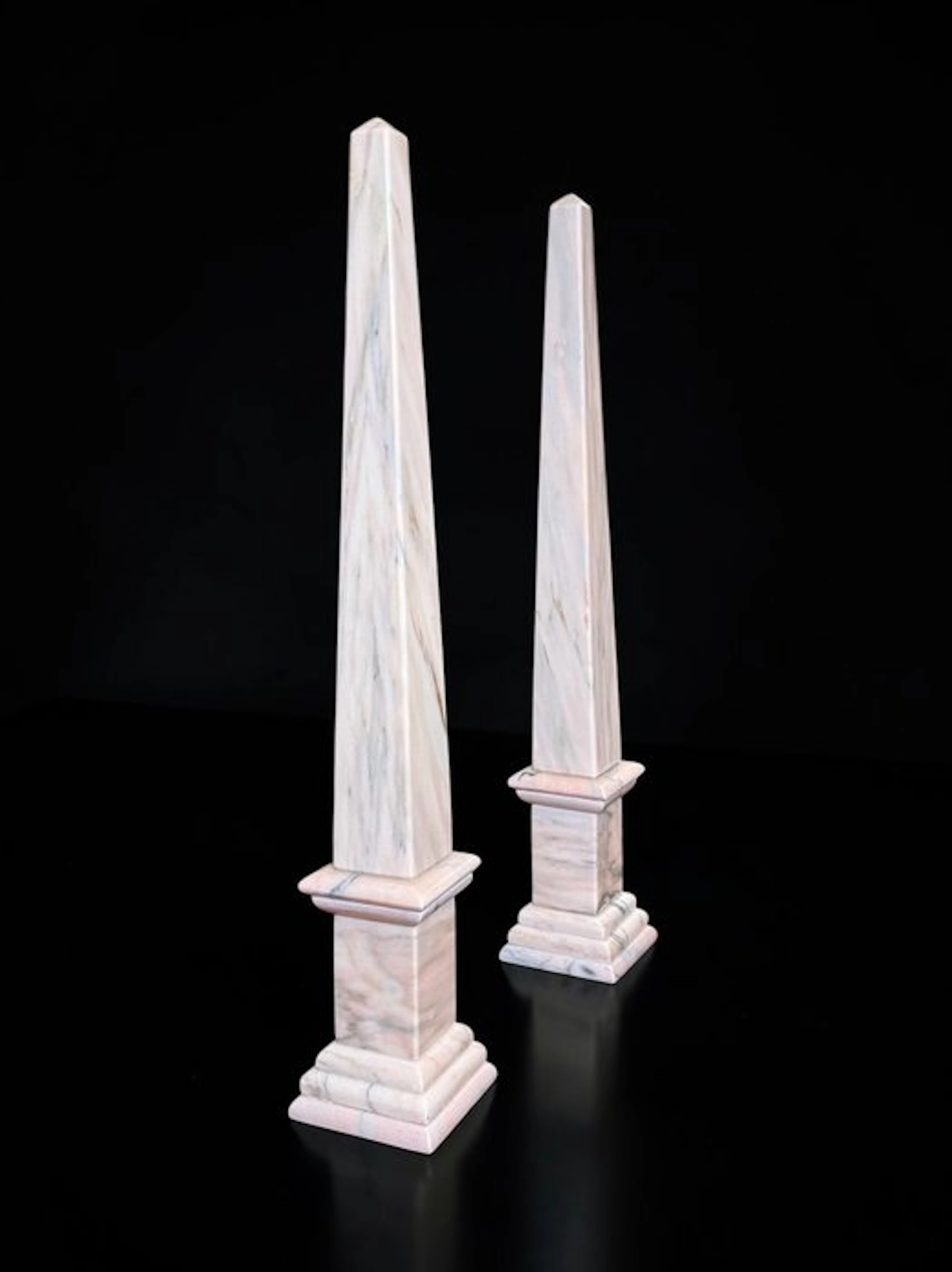 Grand Tour - Sculpture, Obelischi - 67 cm - Pink Marble of Portugal