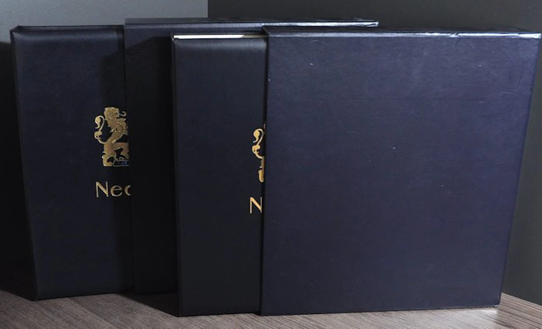 Netherlands - Mint collection in 2 deluxe DAVO albums with cassettes