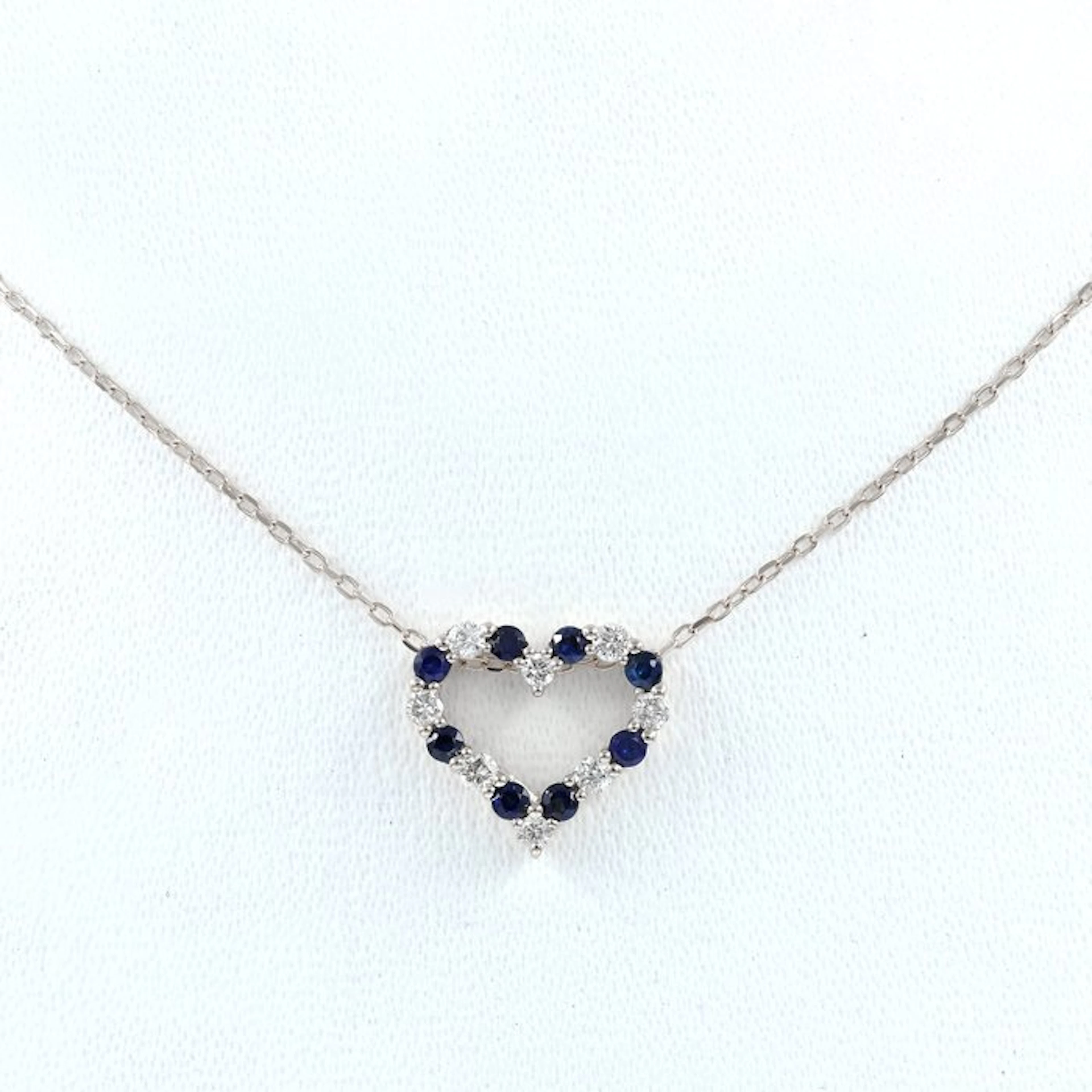 Necklace with pendant - 14 kt. White gold - 0.61ct. tw. Sapphire - Diamond
