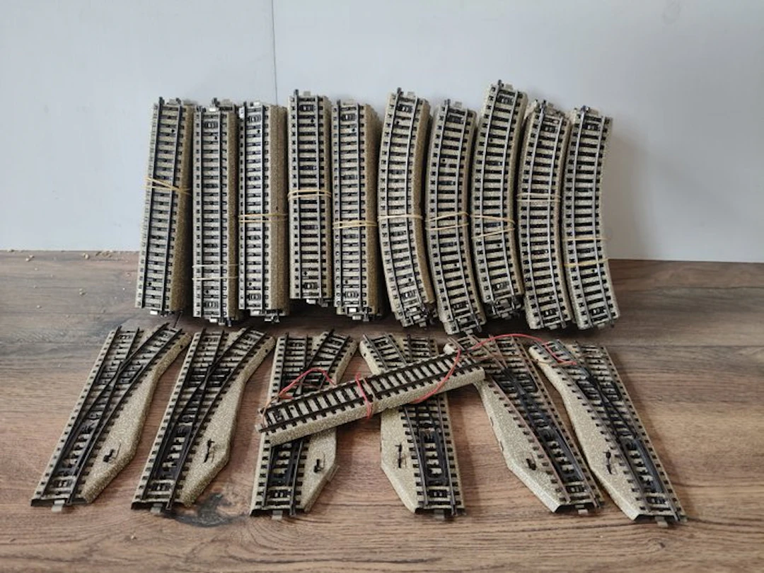 Märklin H0 - 5106/5100/5111/5221/5222/ - Model train tracks (107) - M rails