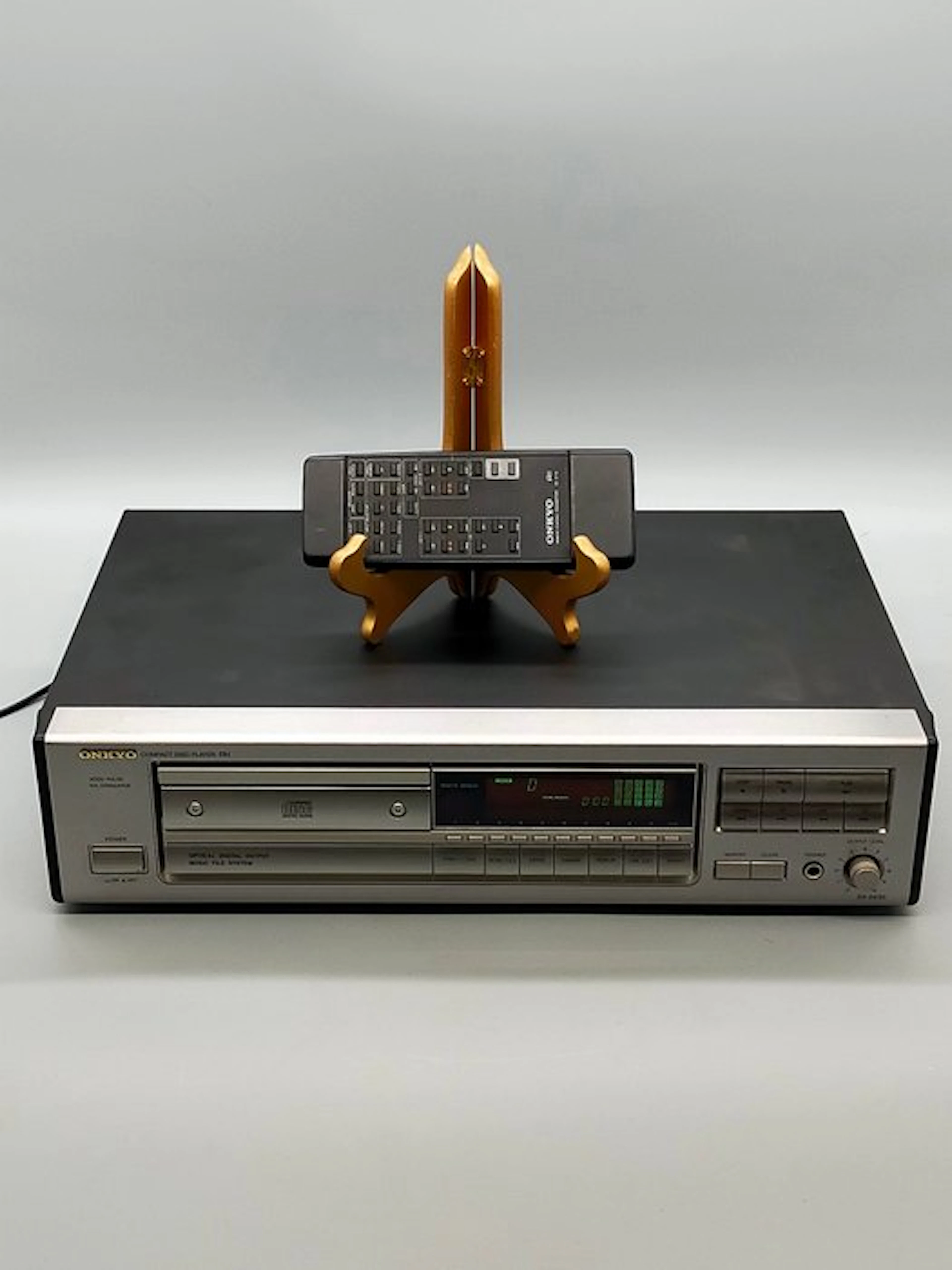Onkyo - DX-6830 CD player