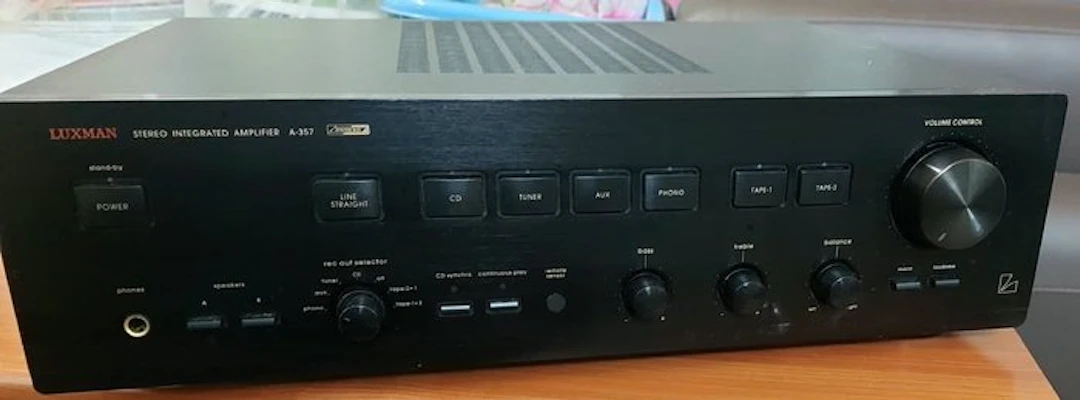 Luxman - A-357 Solid state integrated amplifier