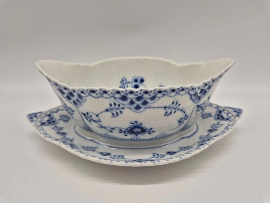 Royal Copenhagen - Sauciere Musselmalet Vollspitze...