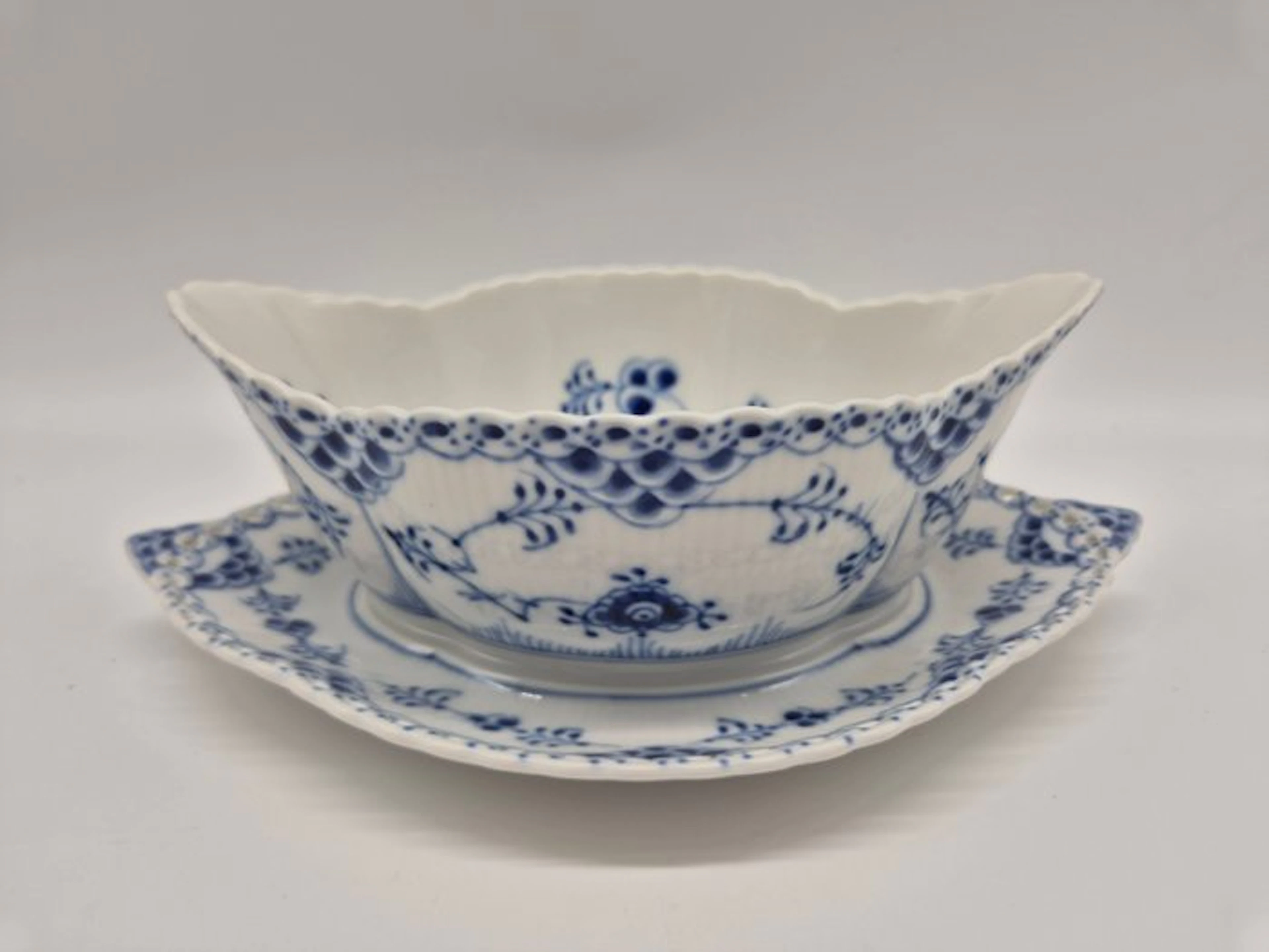 Royal Copenhagen - Sauciere Musselmalet Vollspitze...