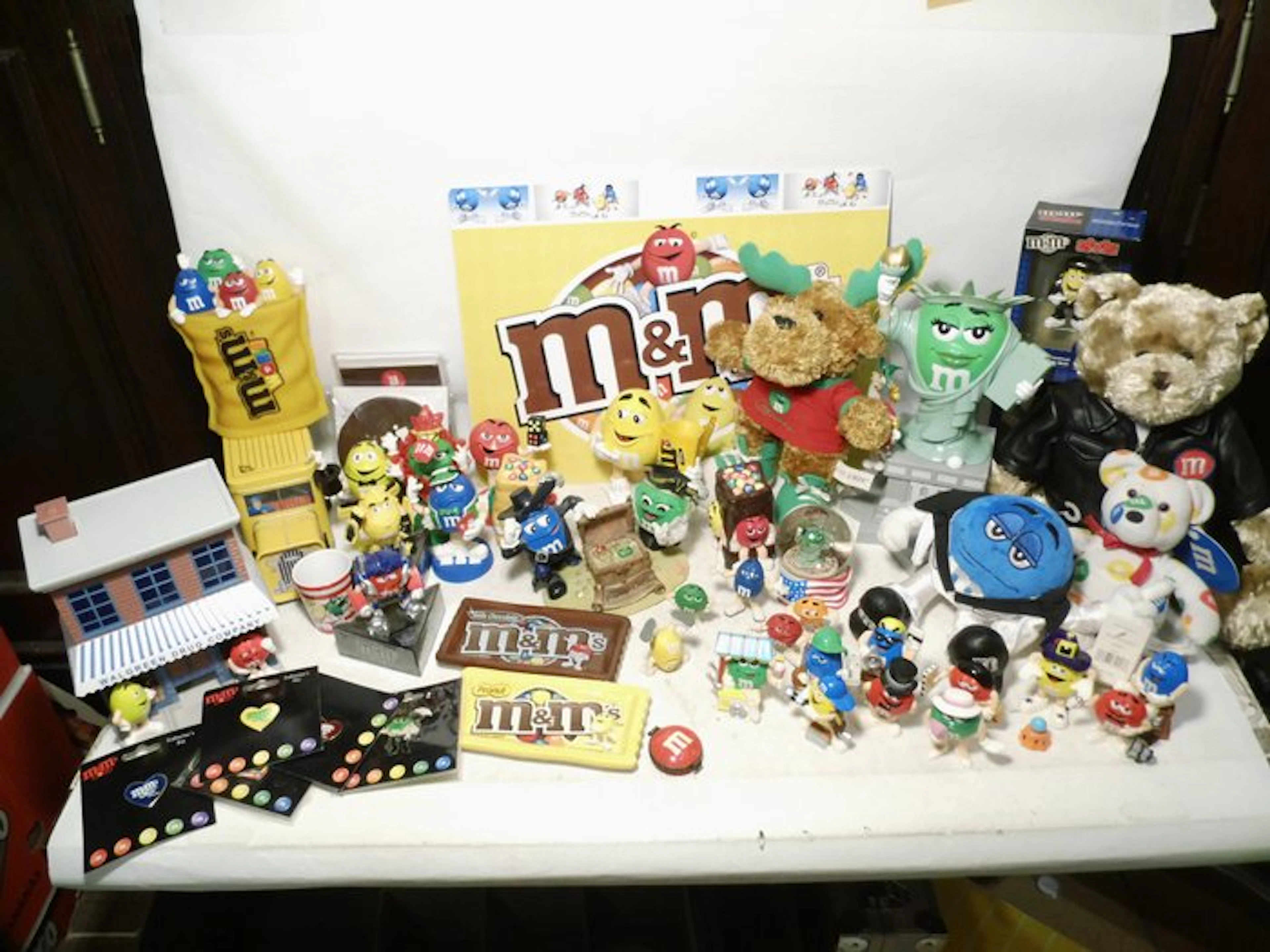 Branded merchandise collection - Merchandise collection - M&M's