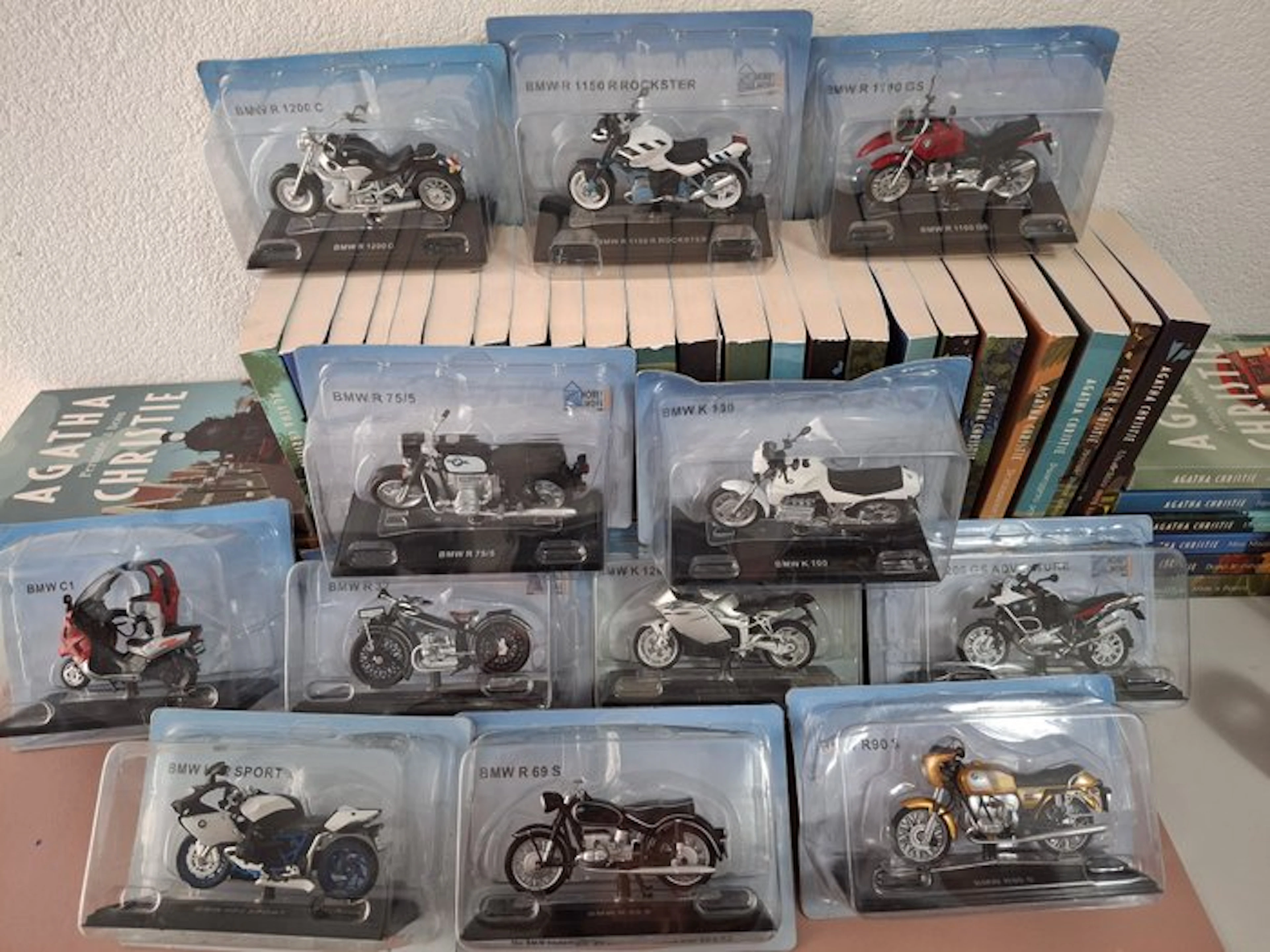 Hobby Work 1:24 - Model motorcycle (12) - BMW vari modelli (collezione)