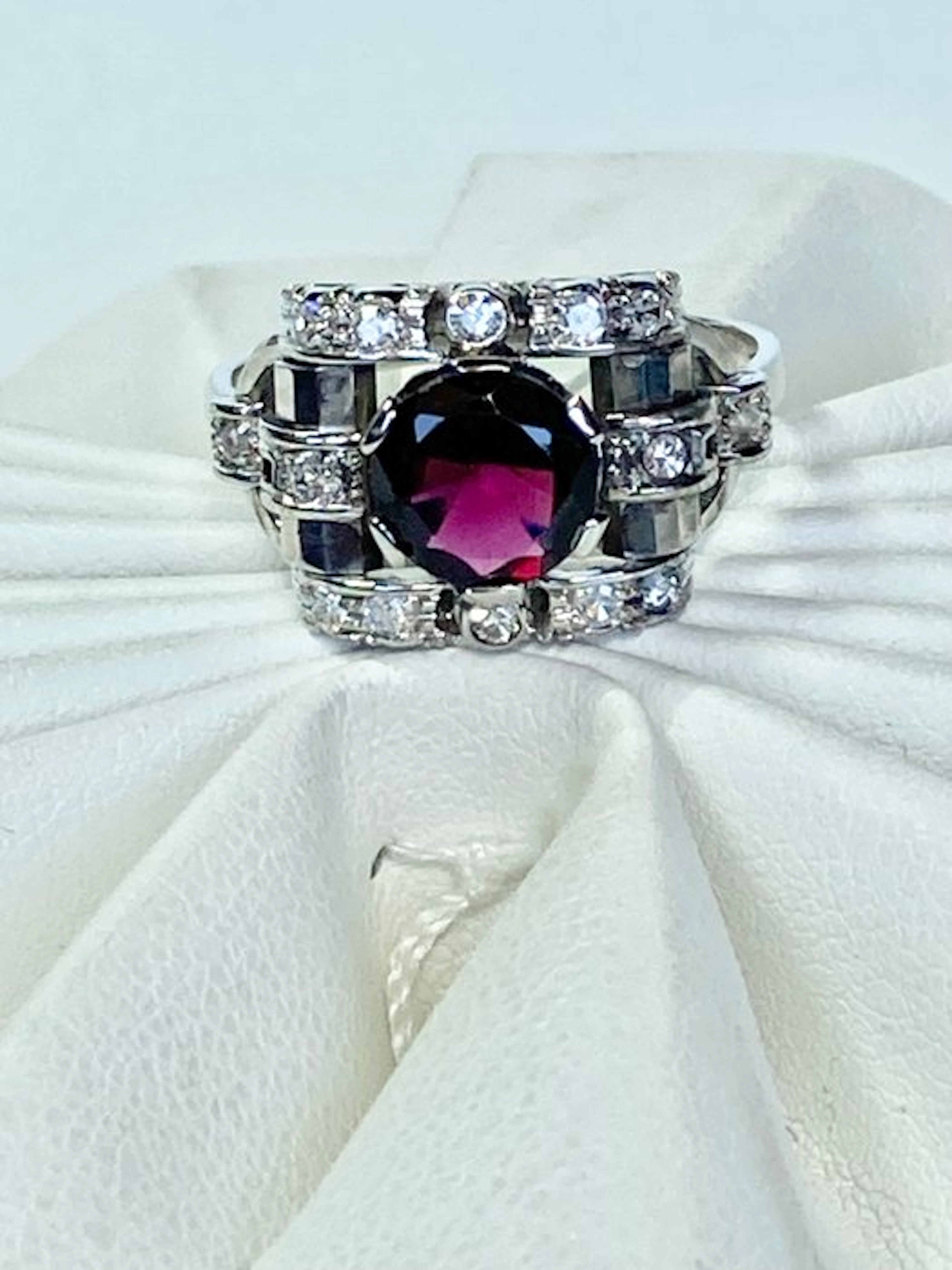 Statement ring - 18 kt