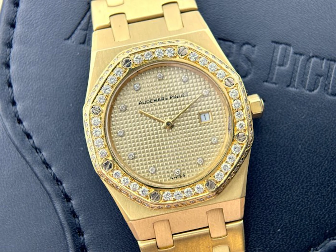 Audemars Piguet - Royal Oak - Quartz - Diamond Bezel - 30mm - Women - 1980-1989