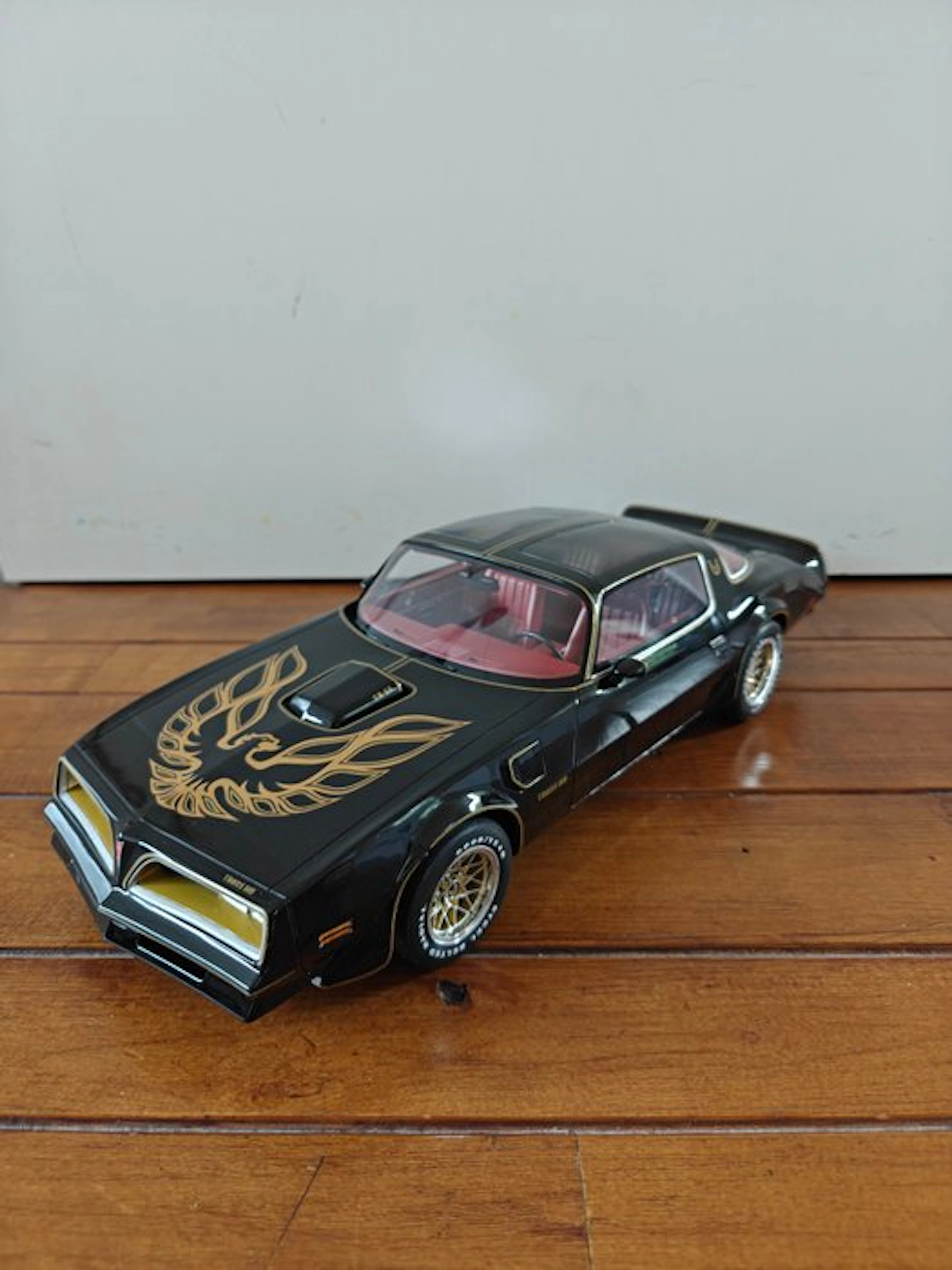 Otto Mobile 1:12 - Model car - Pontiac Firebird Trans Am - Limited to 2,000 pcs