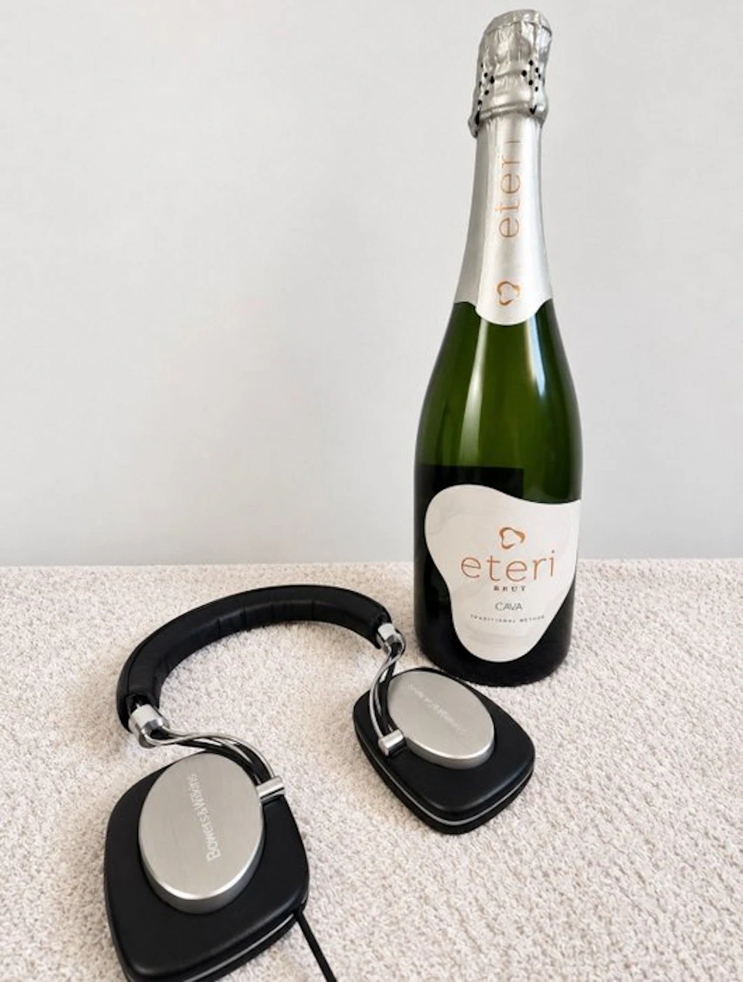 Bower & Wilkins - P5 Closed-Back Dynamic On-Ear Headphone