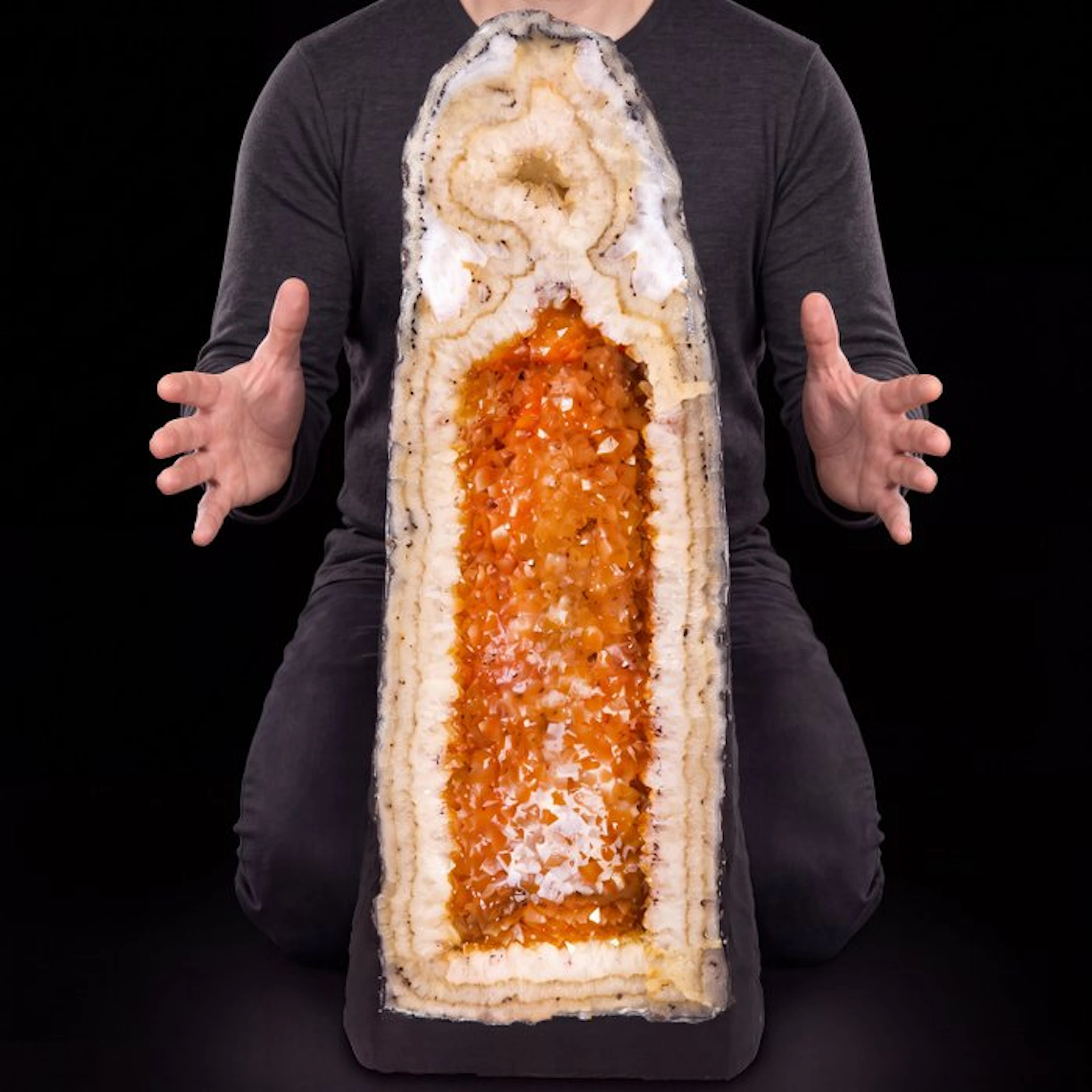 Citrine - Geode - 48x18x19 cm- 14.3 kg