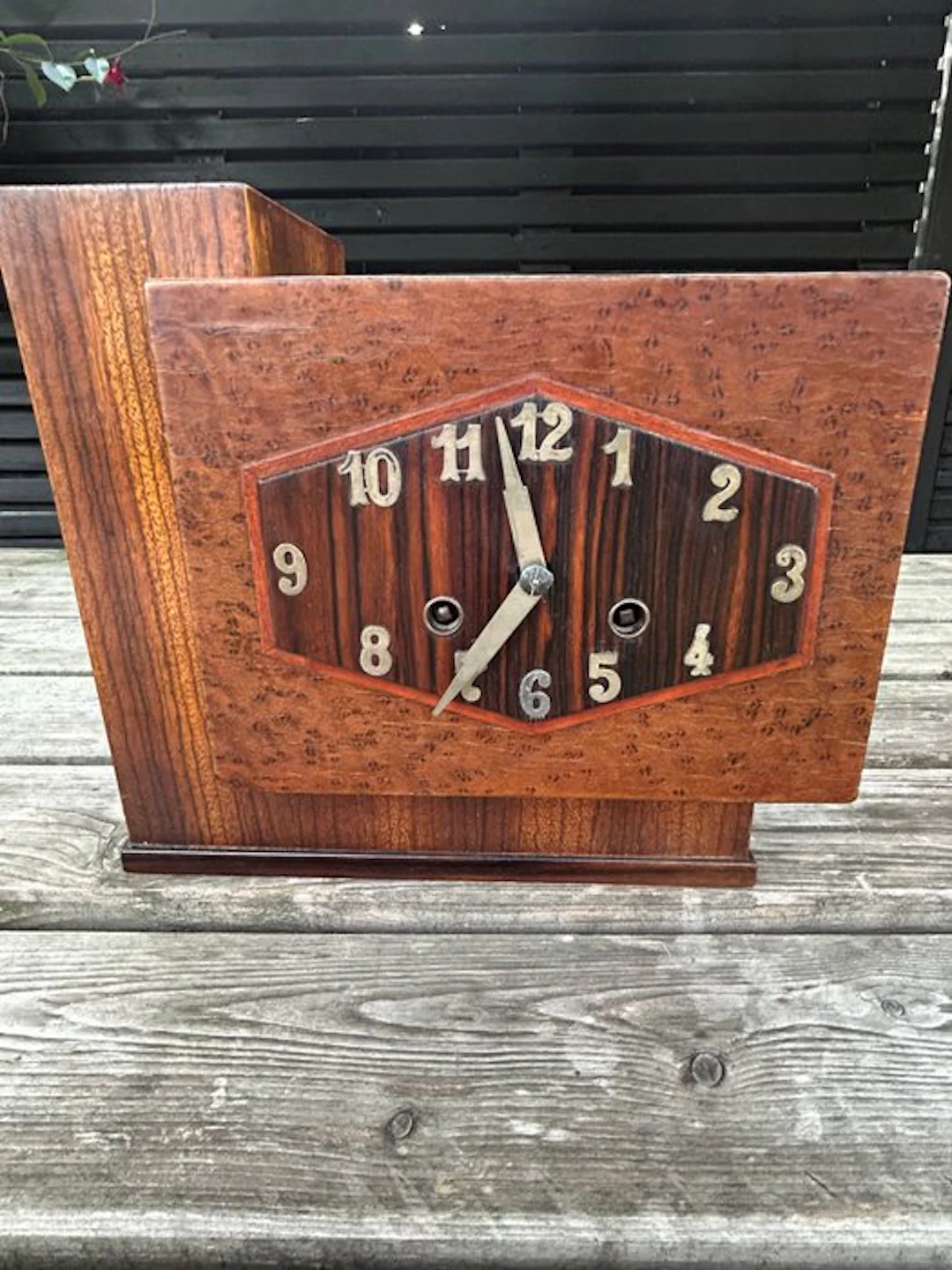 Amsterdam School Clock - Art Deco - Walnut - 1920-1930 - Amsterdam School / Art