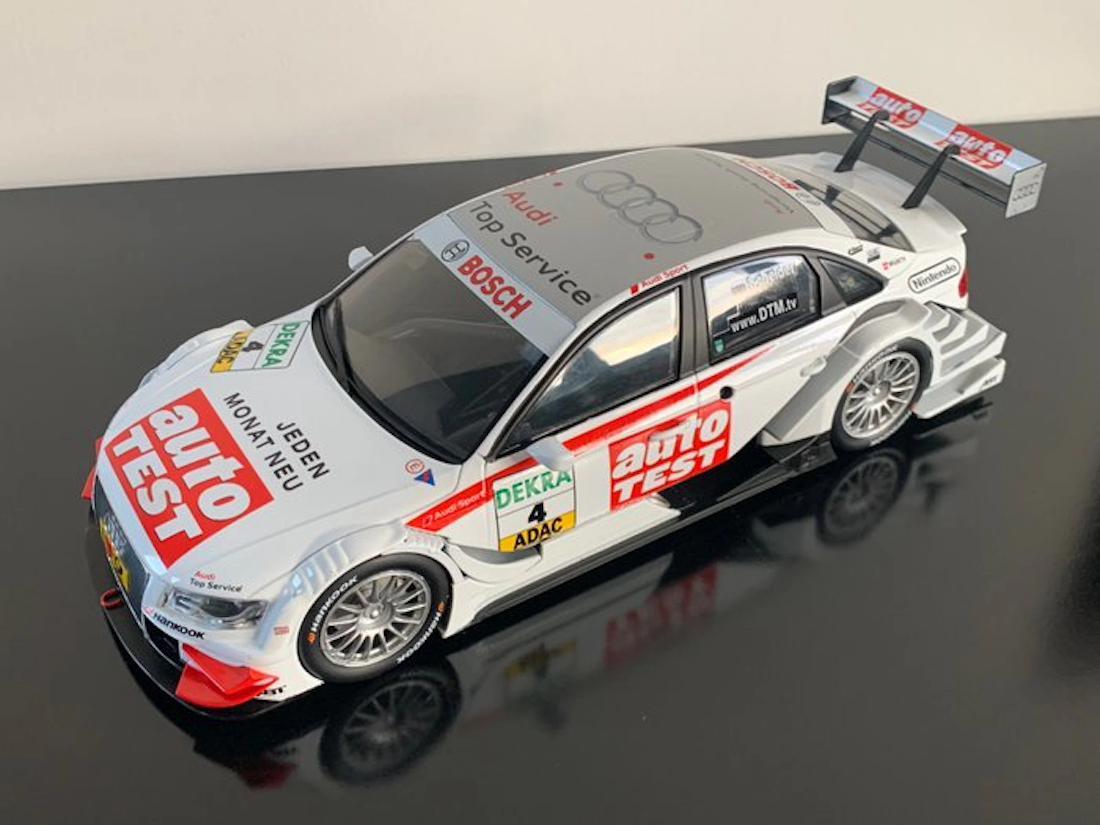 Norev 1:18 - Model race car - Audi A4 DTM 2011