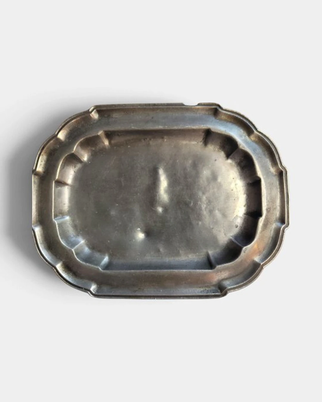mastro peltraio (JLW/ILW) - Centrepiece - oval pewter serving platter - Tin