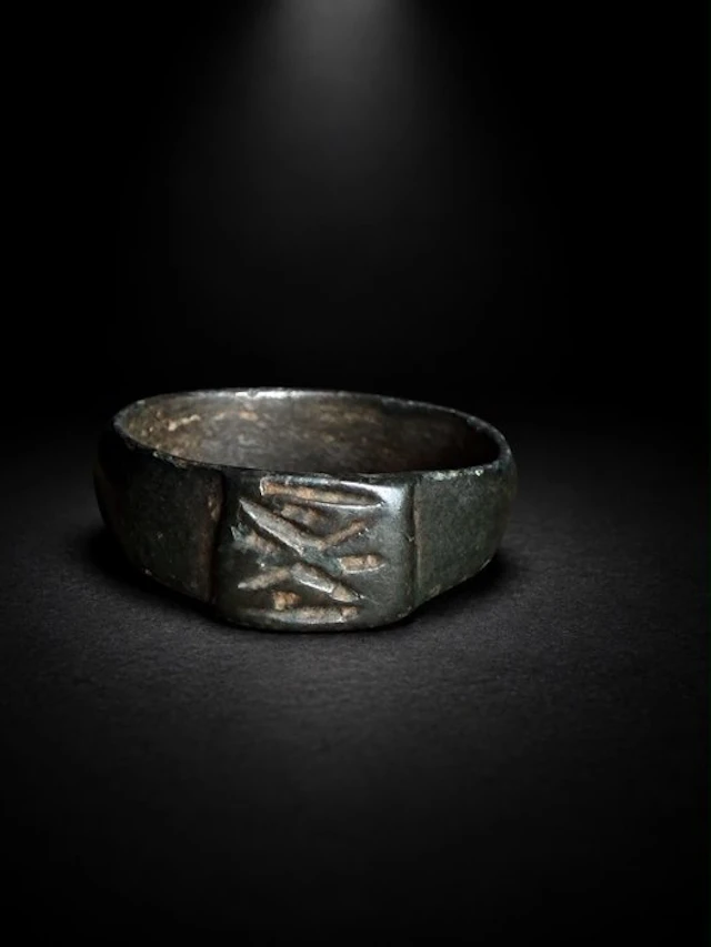 Ancient Roman Bronze Traces of Time — Ring with Geometric...