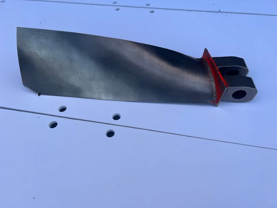 Titanium 2nd stage fan blade (ventilator blade) - Pratt...