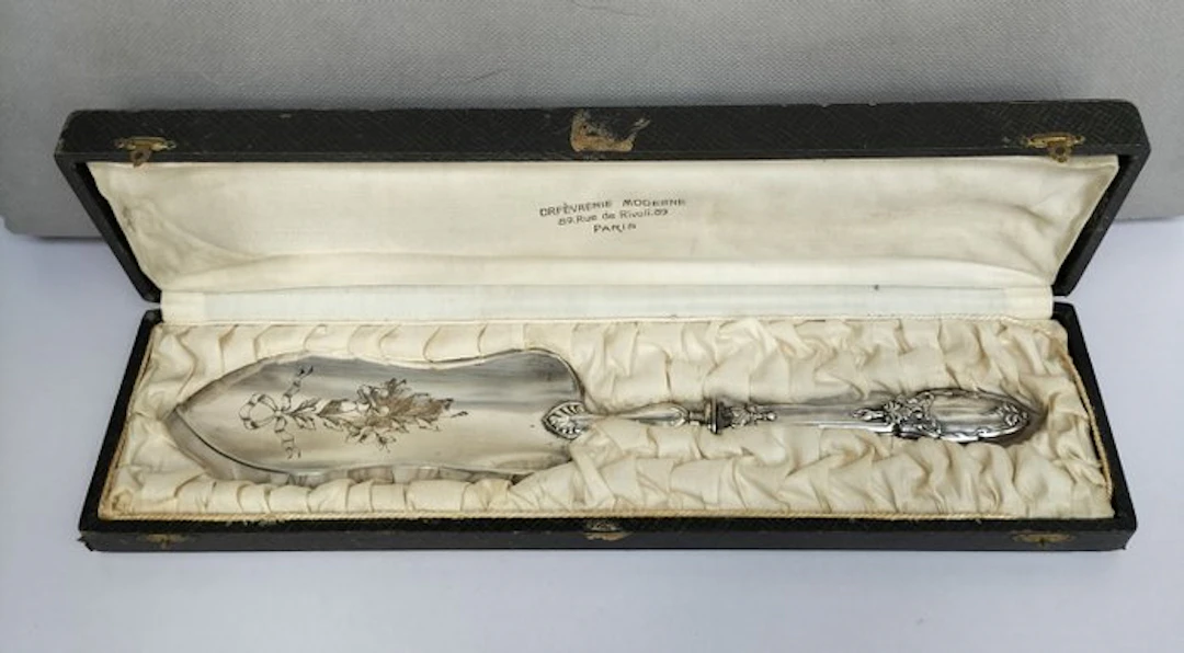 Orfèvrerie Moderne - Cake server - Silverplated...
