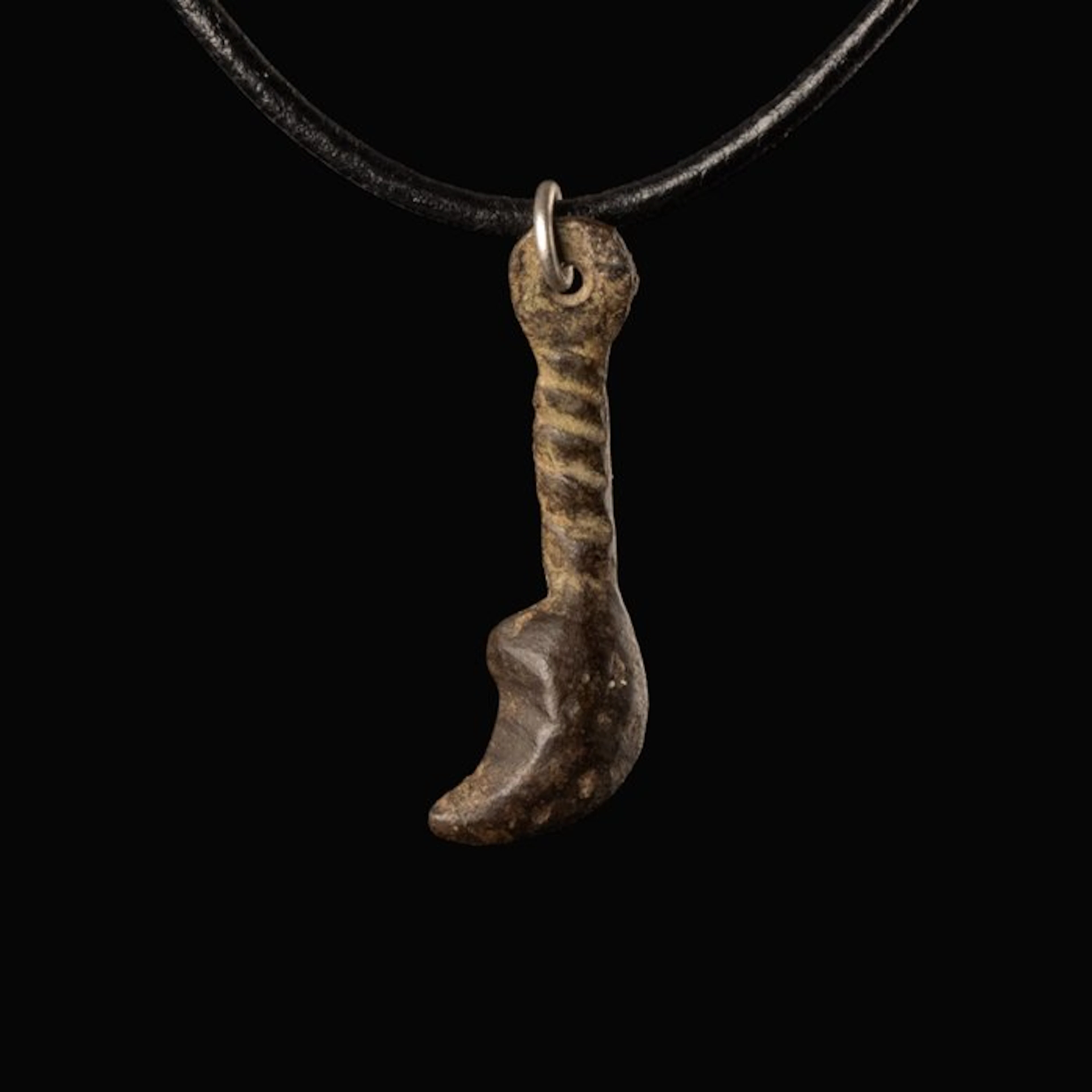 Viking Era Bear-Claw Amulet Pendant (No reserve price)
