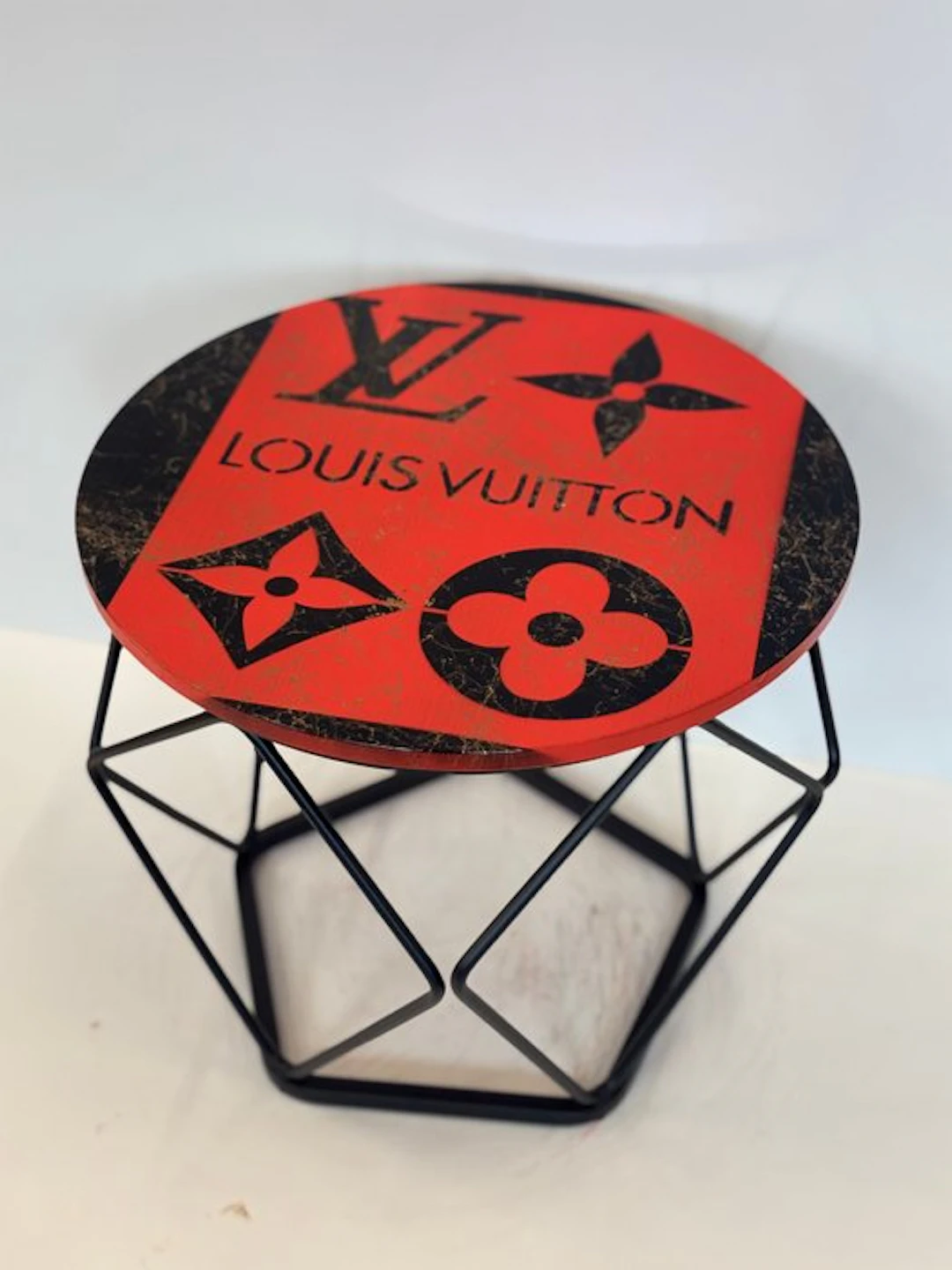 Rob VanMore - Tea-Time by LV Table - ø40cm
