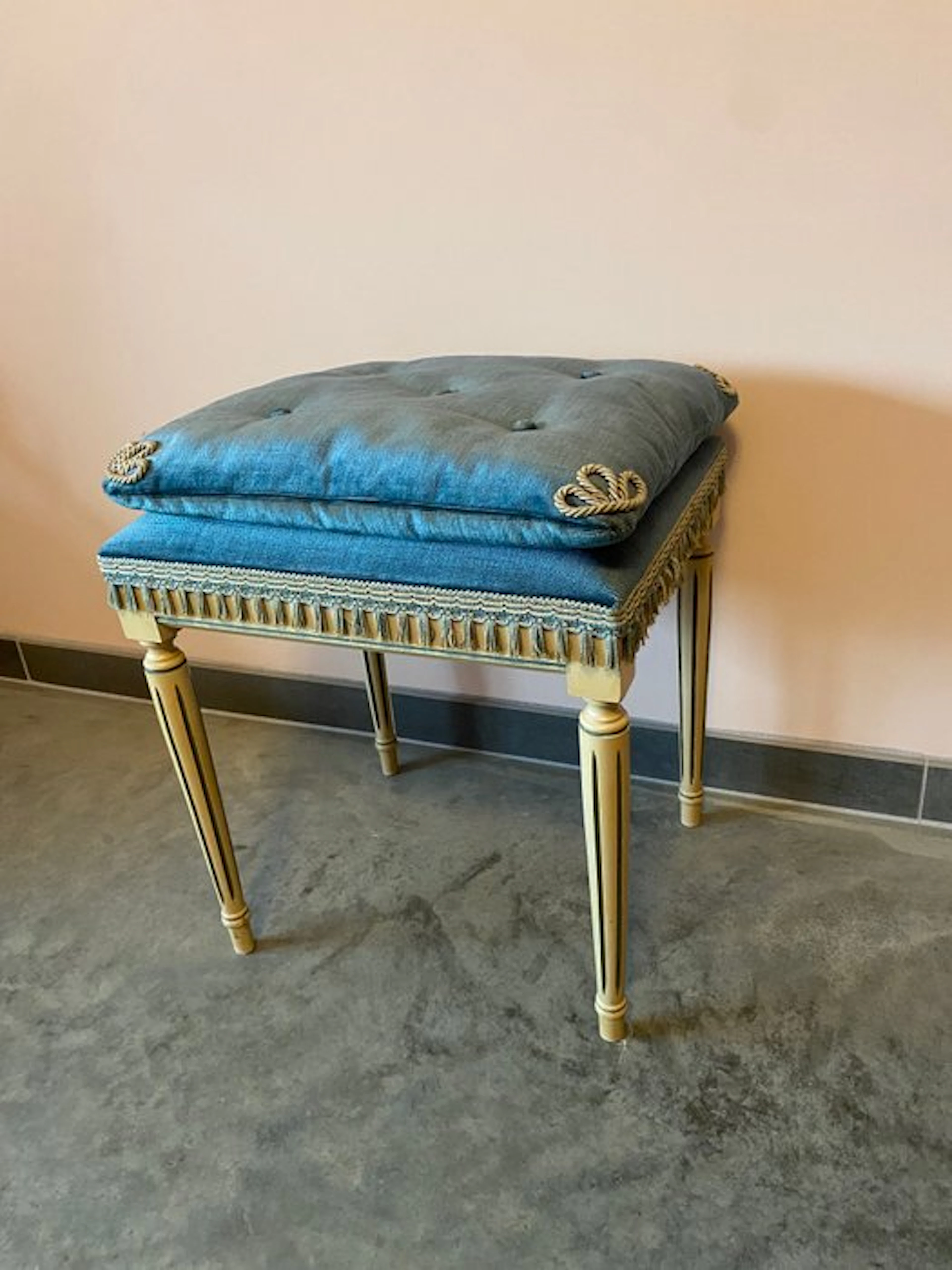 Hall bench - Wood, Velvet - Velvet footstool.