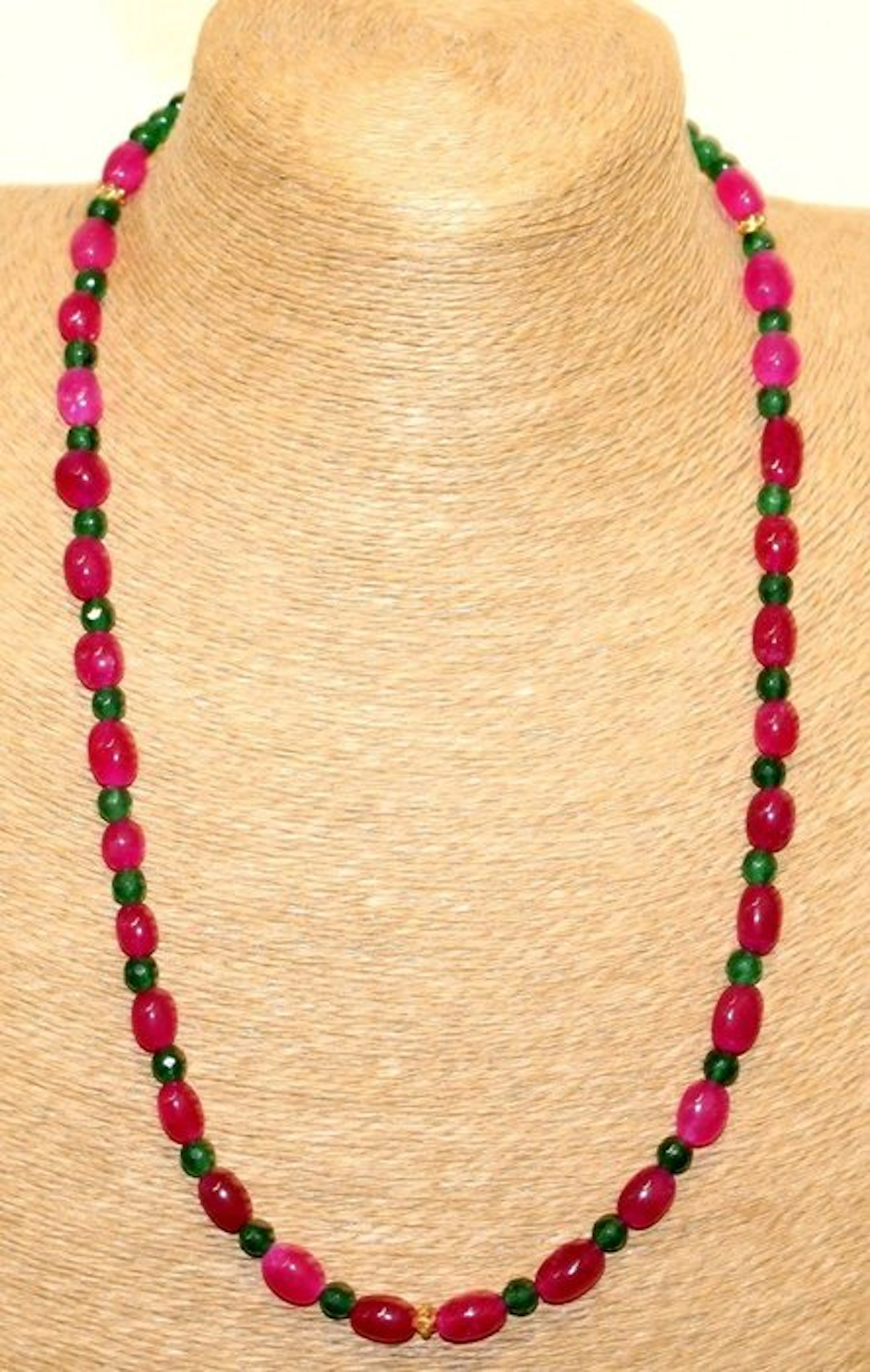 Really nice necklace handmade ruby and nephrite jade beads - 180 Cts