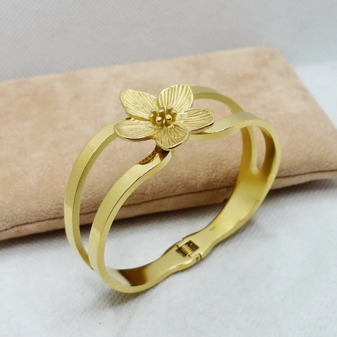 No reserve price - Bracelet Silver, gold finish. - Floral