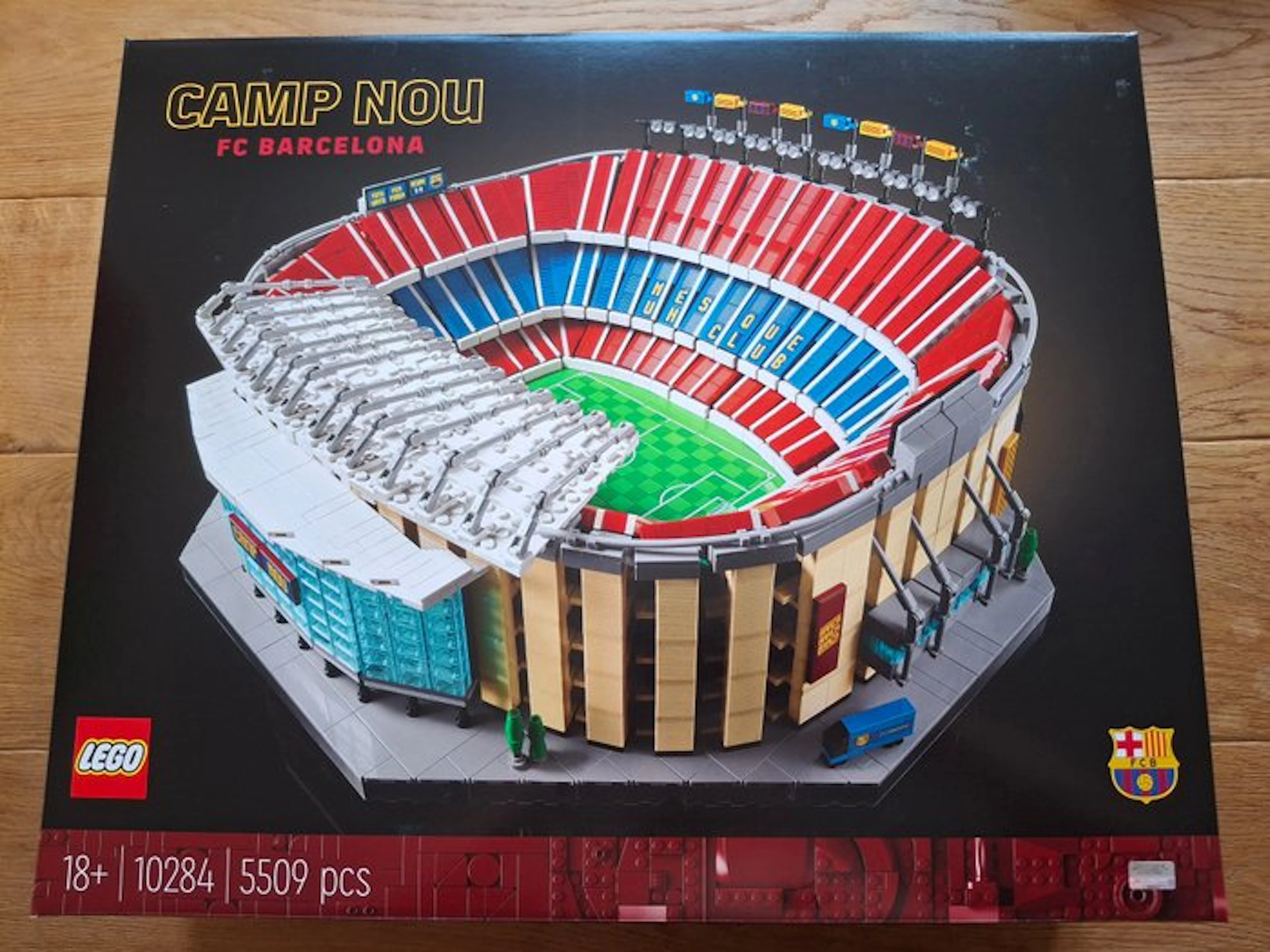 LEGO Set - 10284 - Creator Expert - CAMP NOU FC BARCELONA