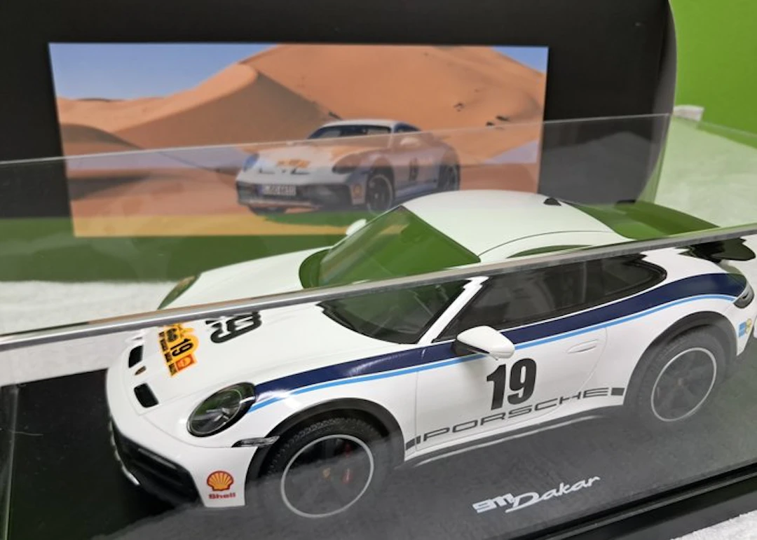 Spark 1:18 - Model sports car - Porsche 911 992 Coupè...