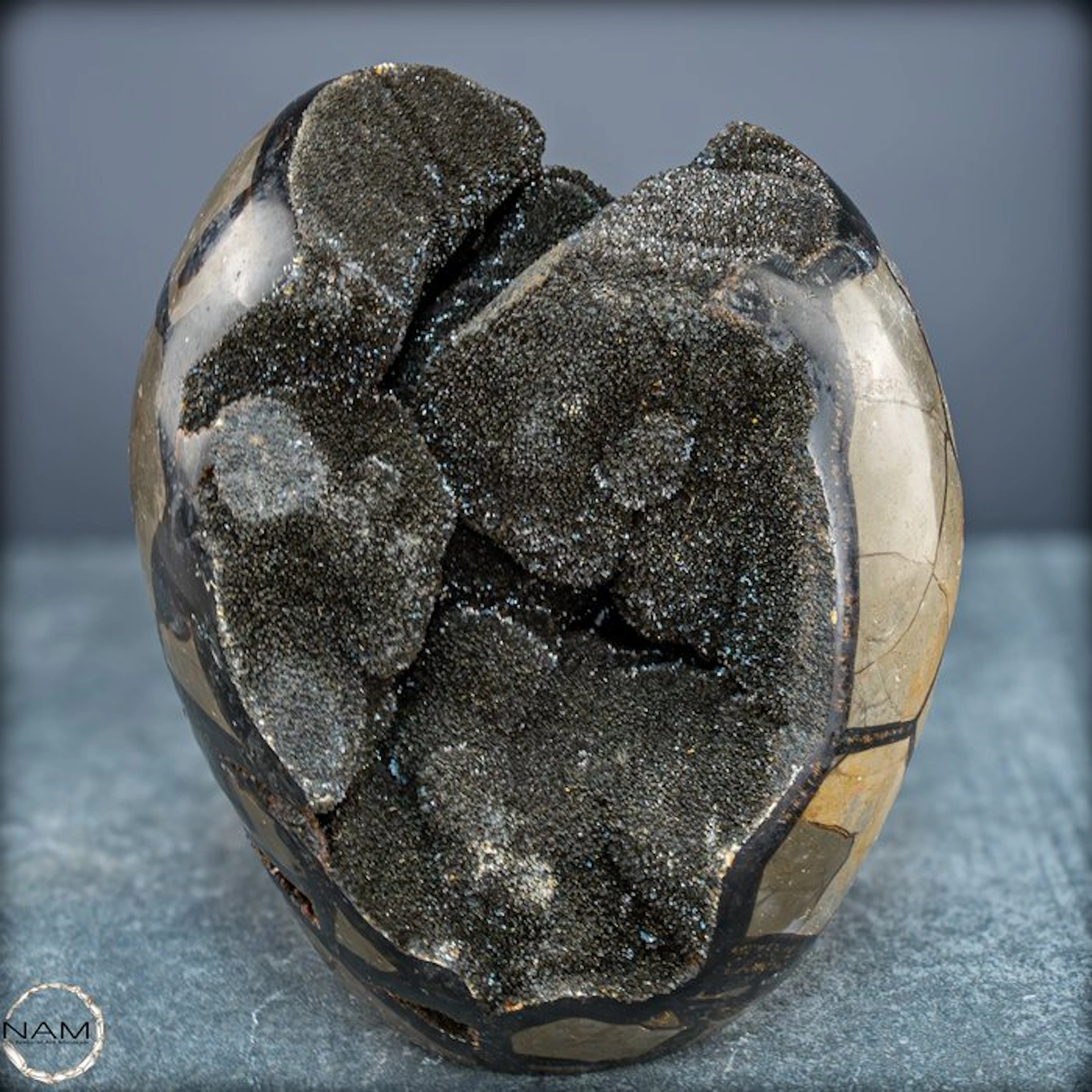 Natural septarian druse with calcite crystals - Of the...